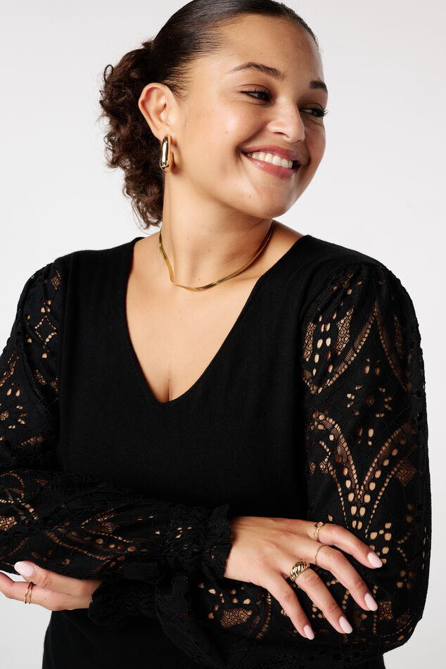 Top mit Spitzenärmeln image number 4