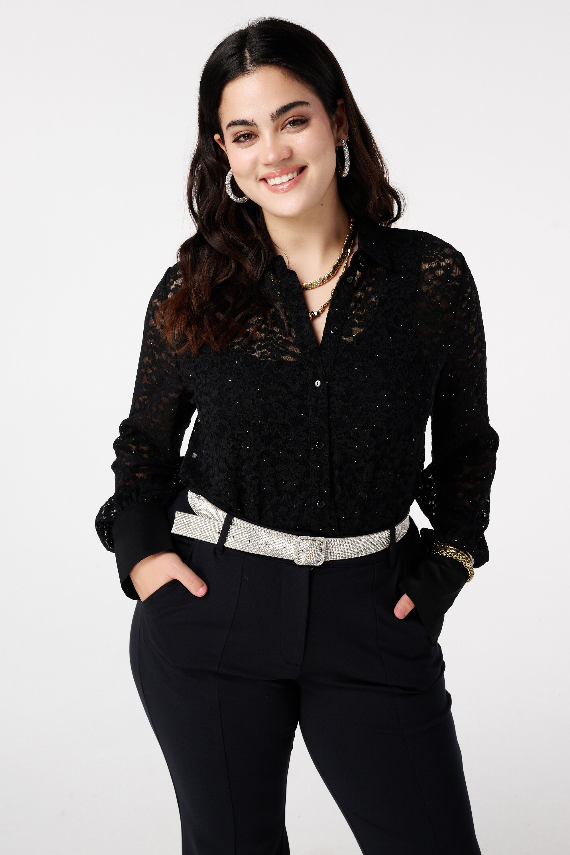 Top mit Spitze und Pailletten