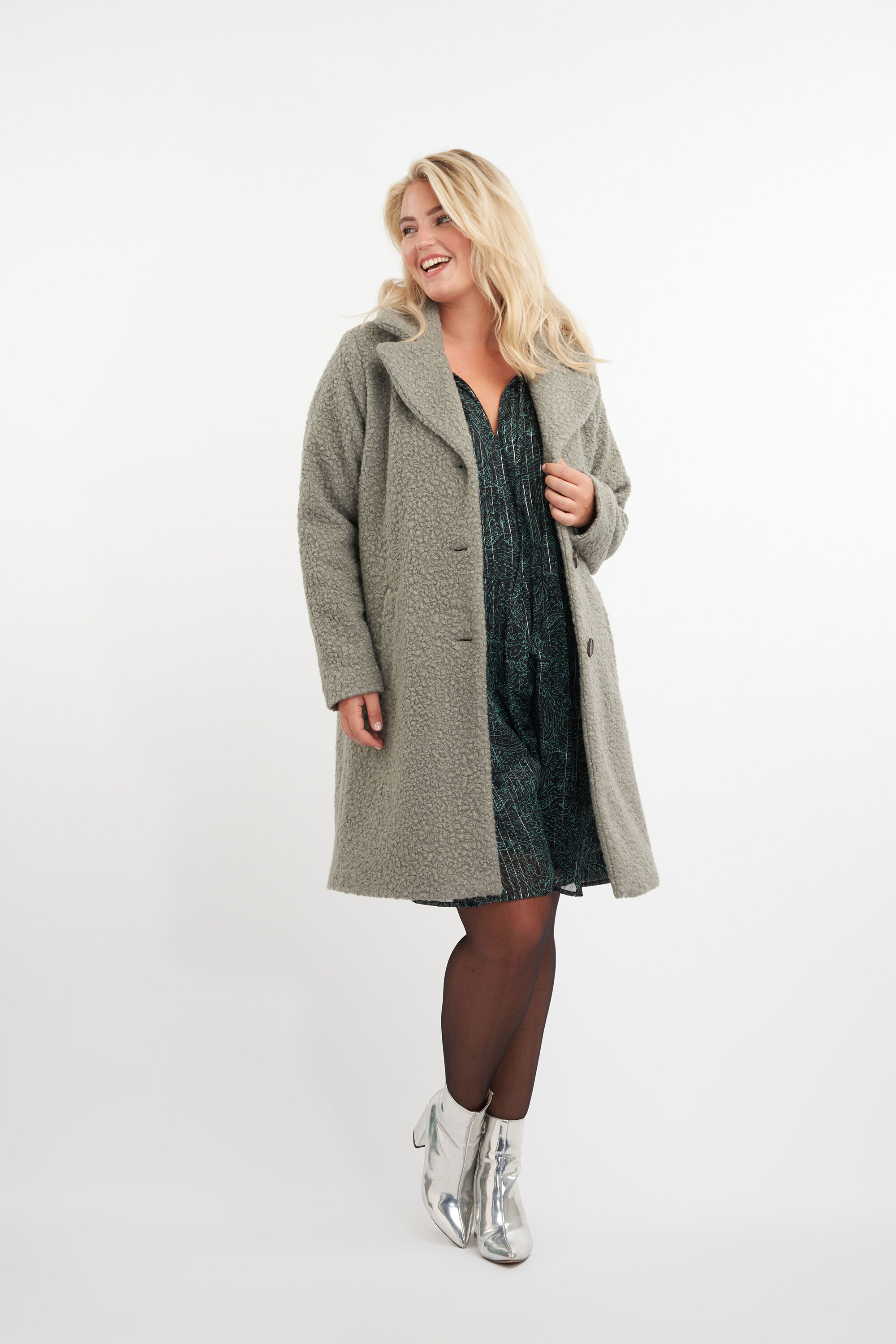 Mantel image number 7