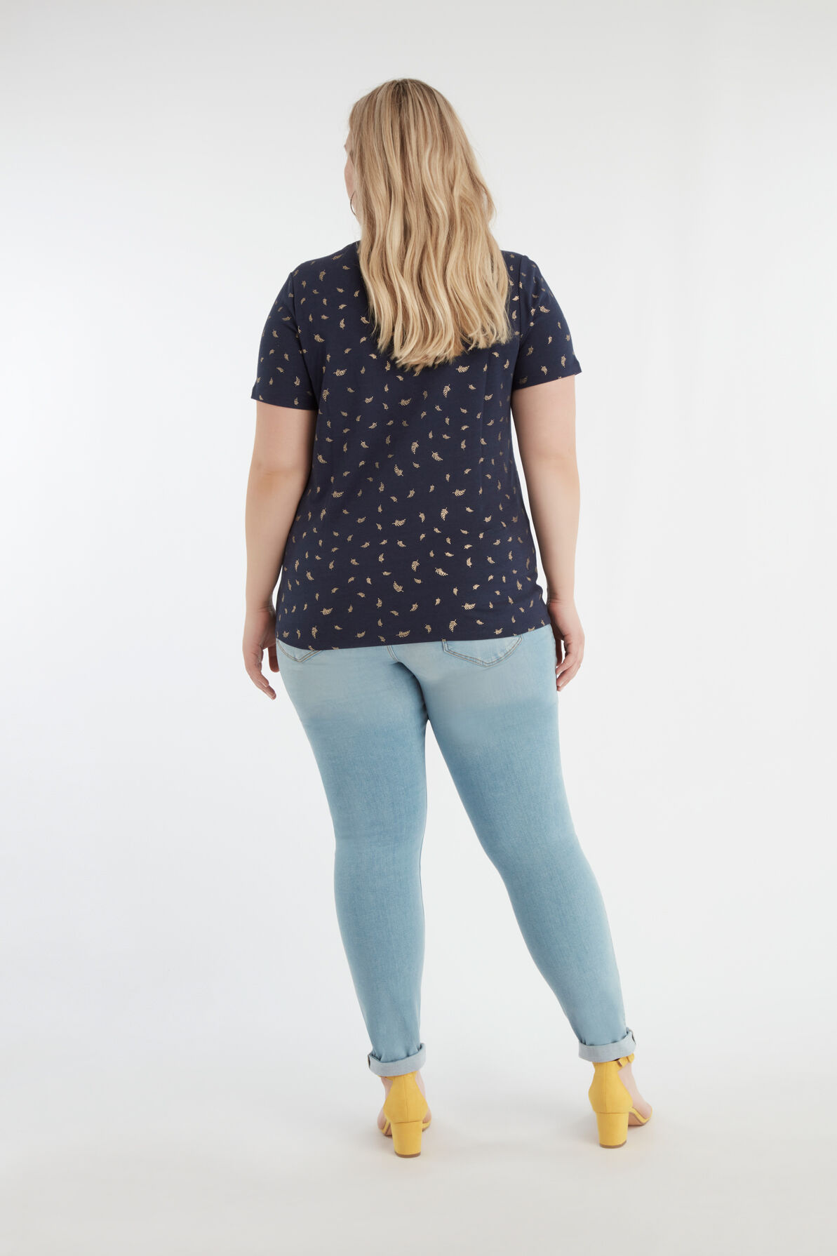 T-Shirt mit Folien-Print image number 4