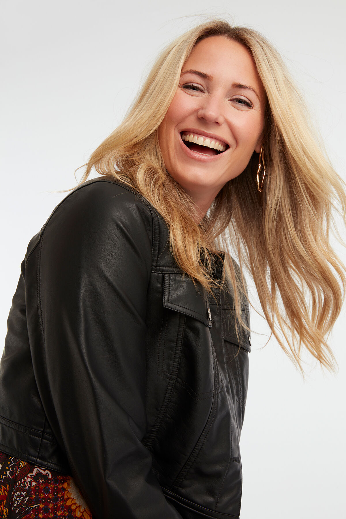 Kurze Kunstlederjacke image number 5