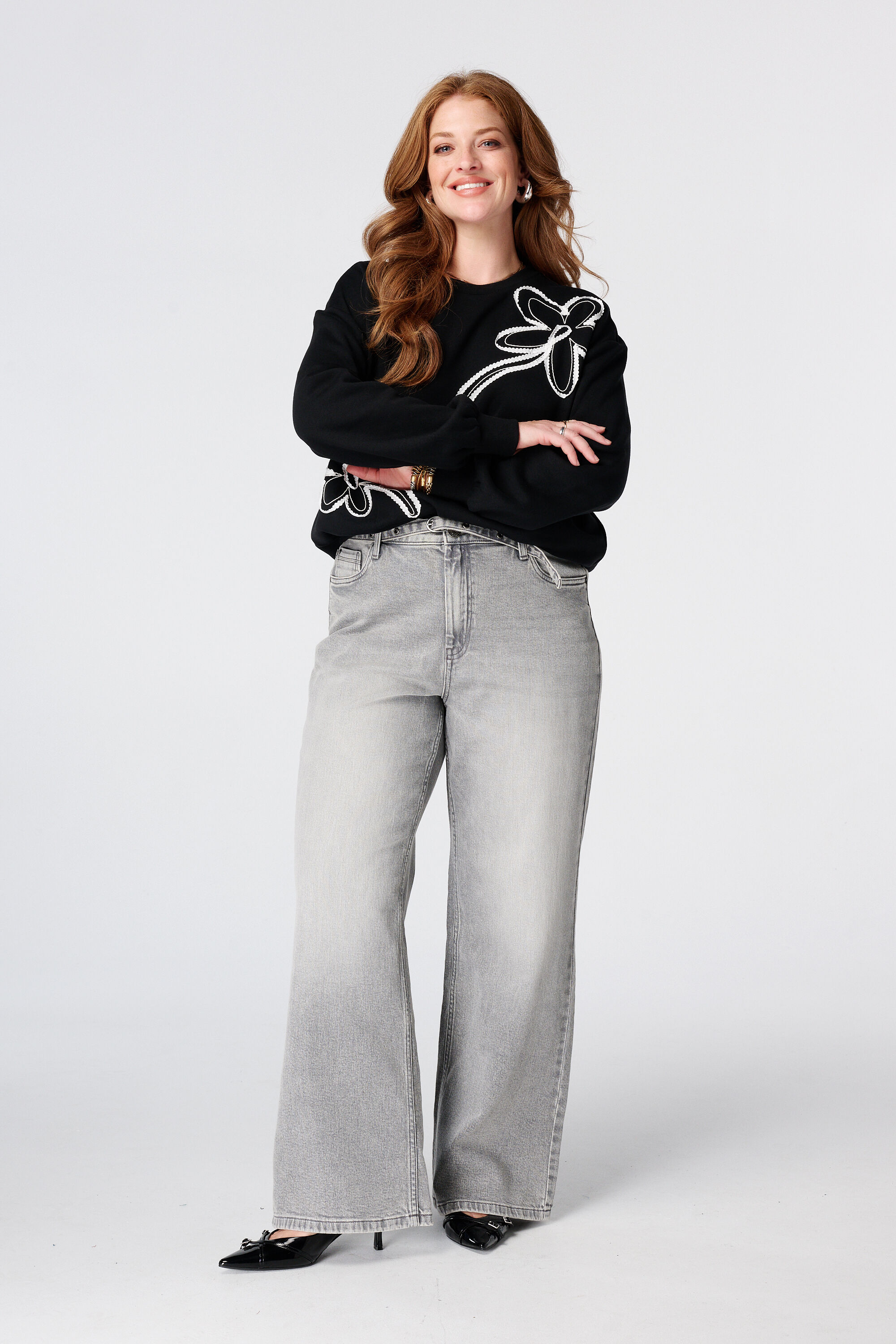 Sweatshirt mit Stickerei image number 5