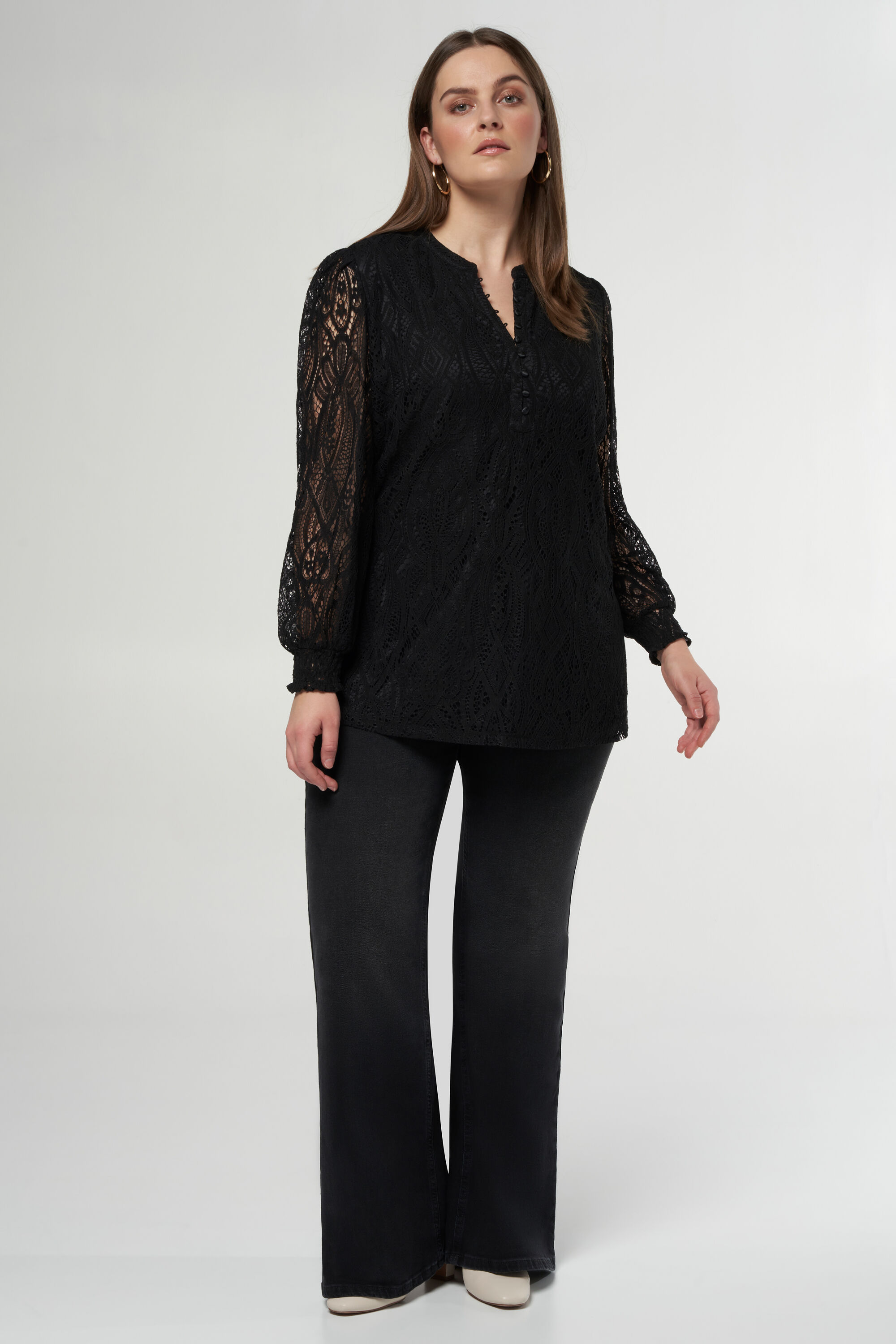 Top mit Spitze und durchsichtigen &Auml;rmeln image number 5