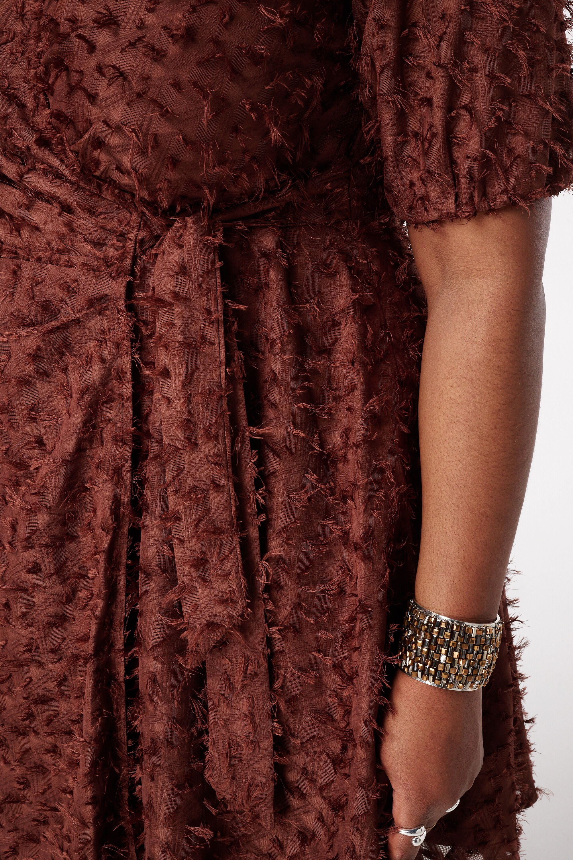 Kleid mit Spitzenstruktur und Wickeloptik image number 6