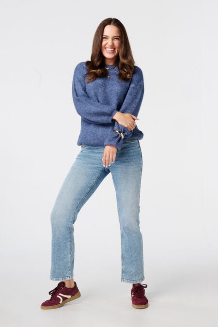 Straight-Leg-Jeans  Straight-Leg-Jeans