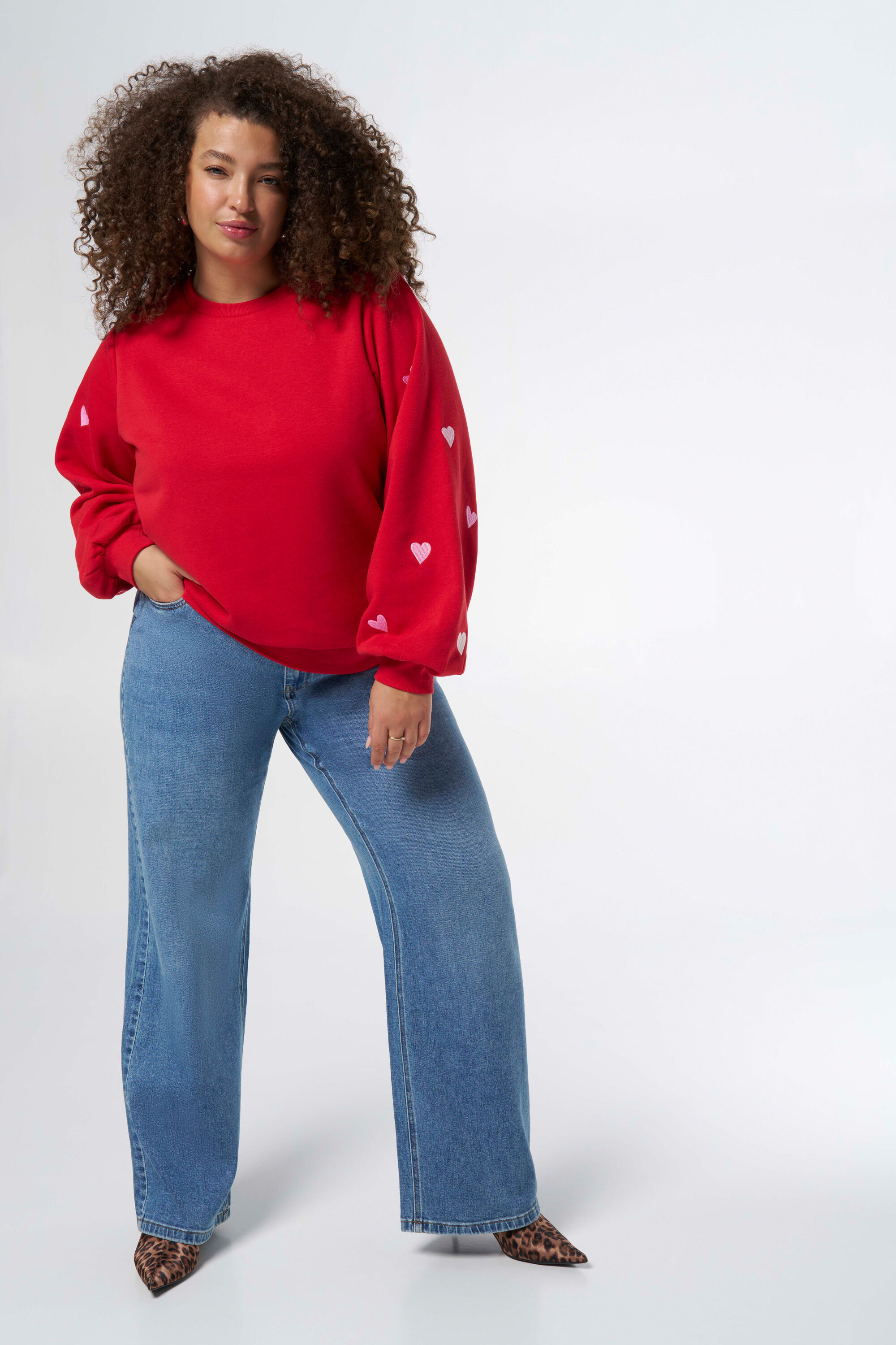 Pullover mit Herzmuster image number 5