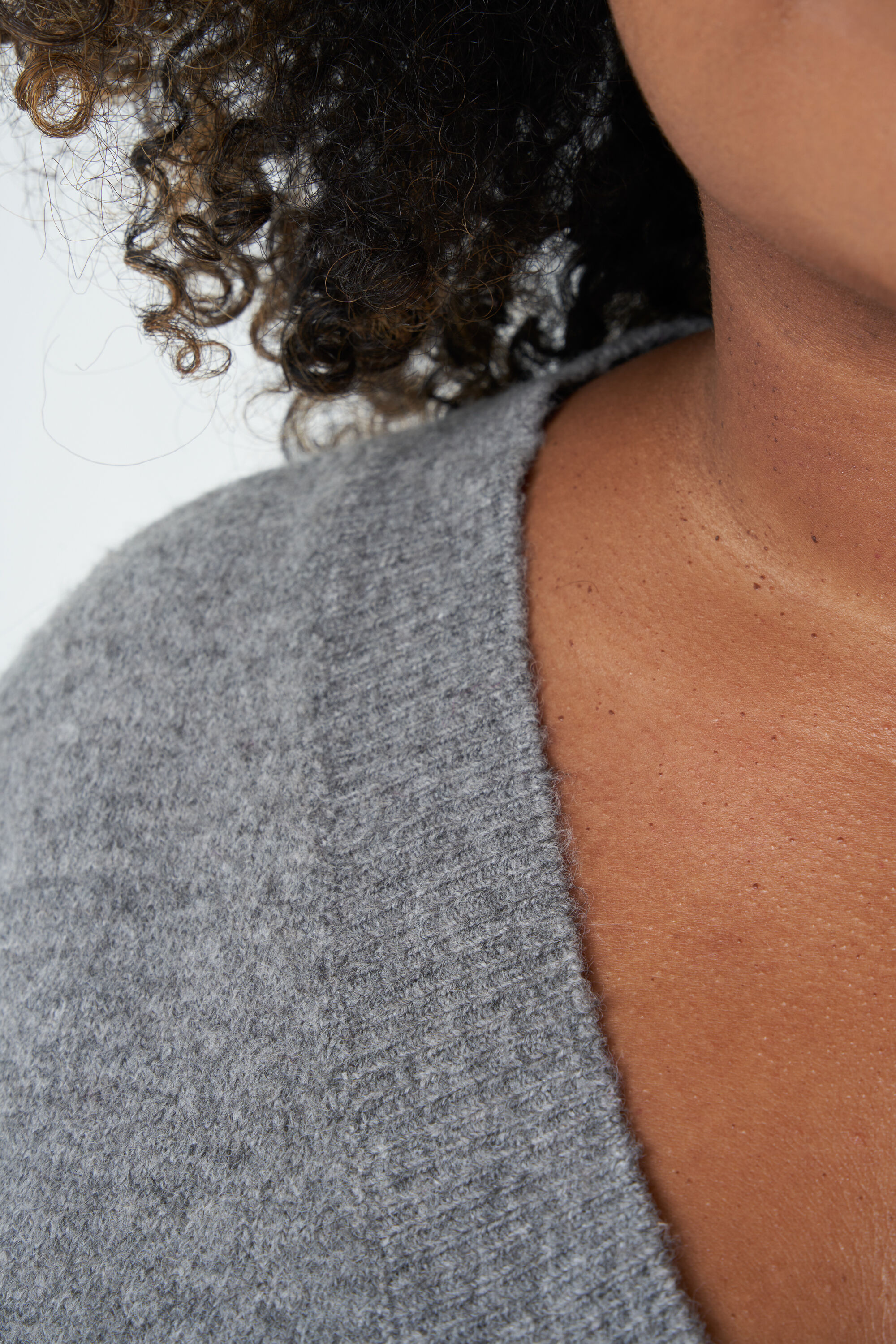 Feinstrickpullover mit V-Ausschnitt image number 4