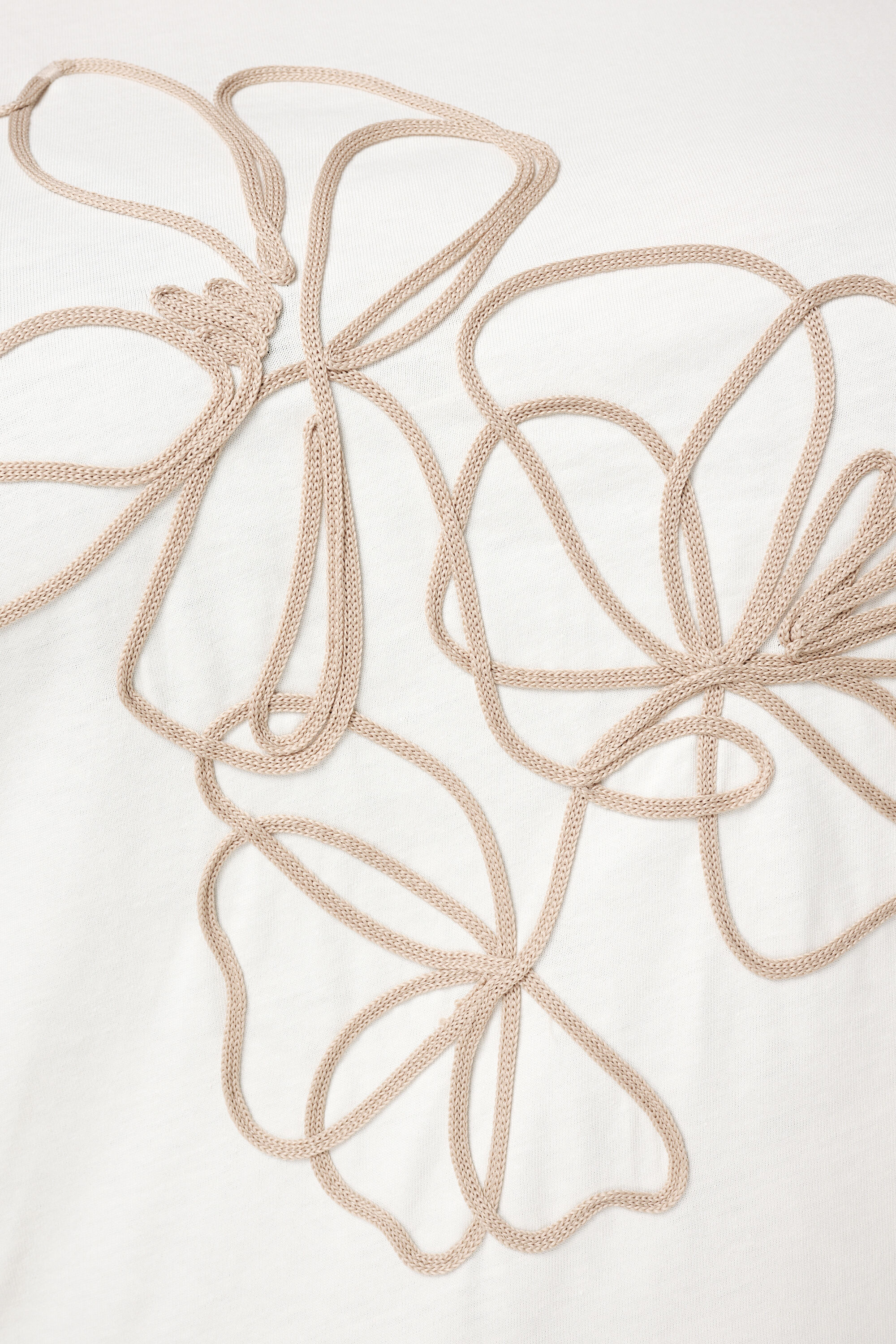 T-Shirt mit Stickerei image number 6