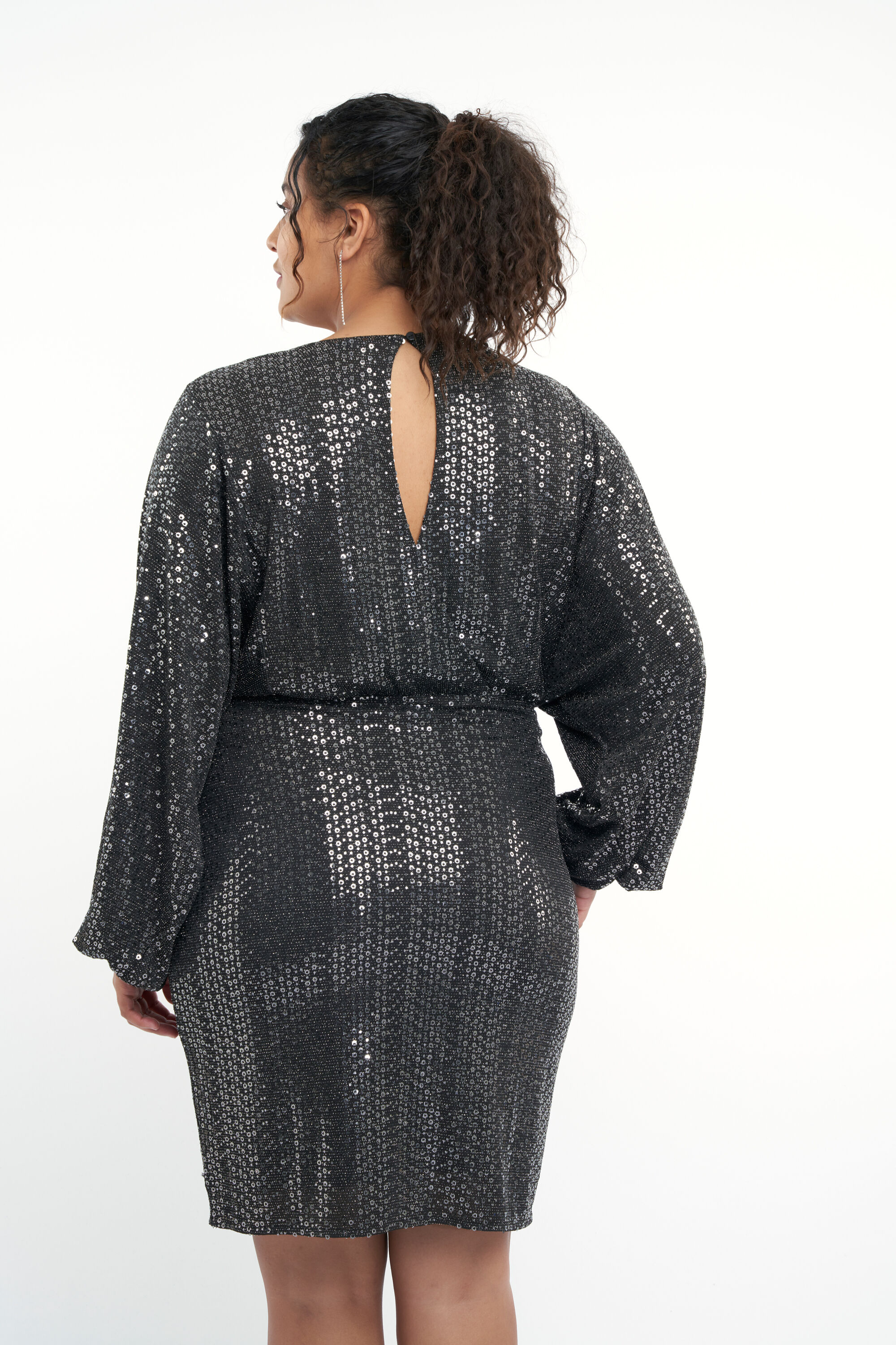 Kleid mit Pailletten image number 4