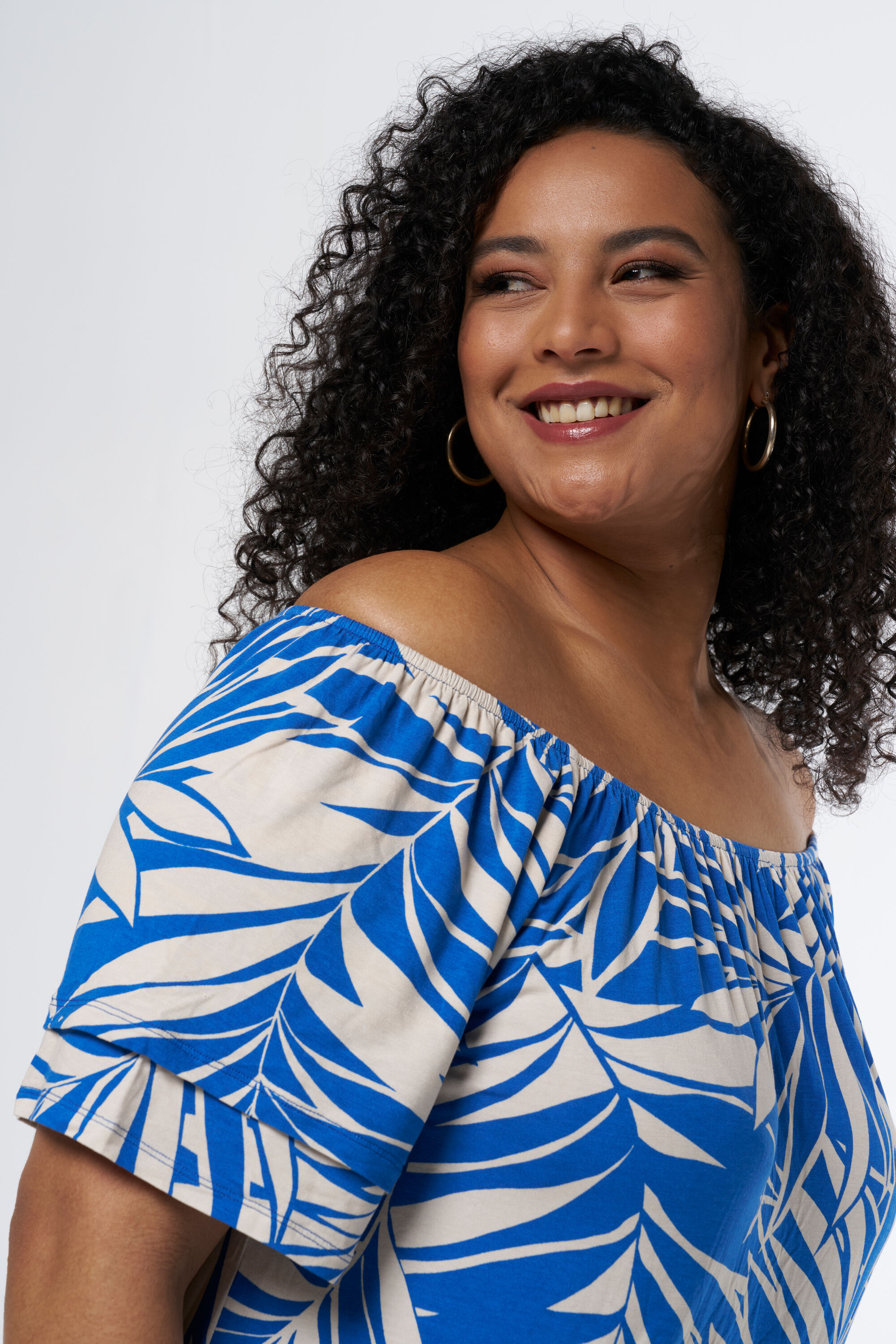 Schulterfreies Kleid image number 4