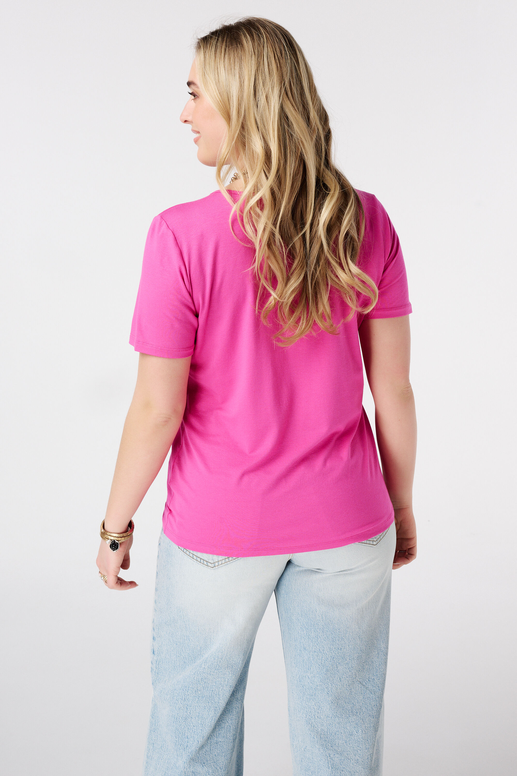 T-Shirt mit V-Ausschnitt image number 3