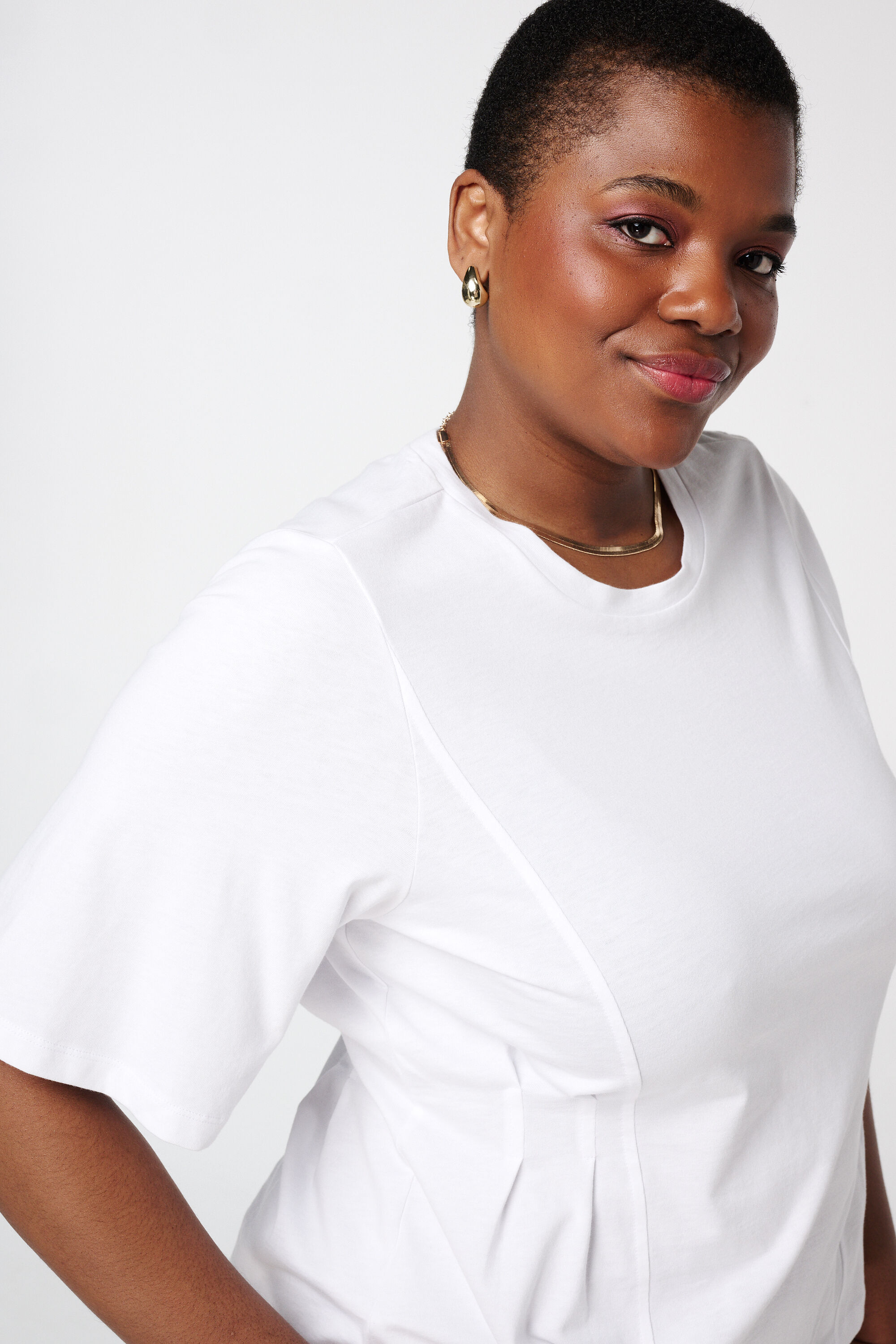 Tailliertes Oberteil mit Plissee-Detail und Teiln&auml;hten image number 4