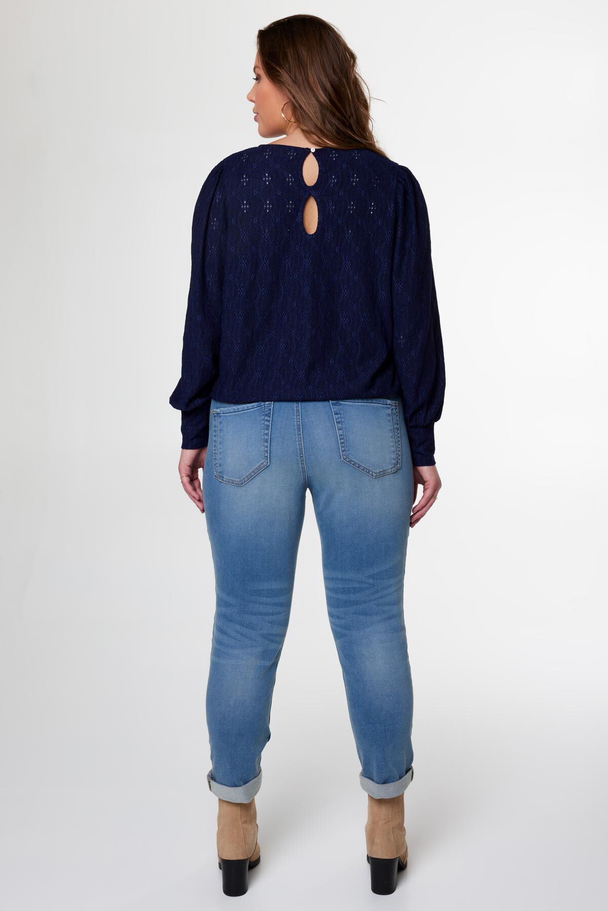 Top mit Stickereien image number 3