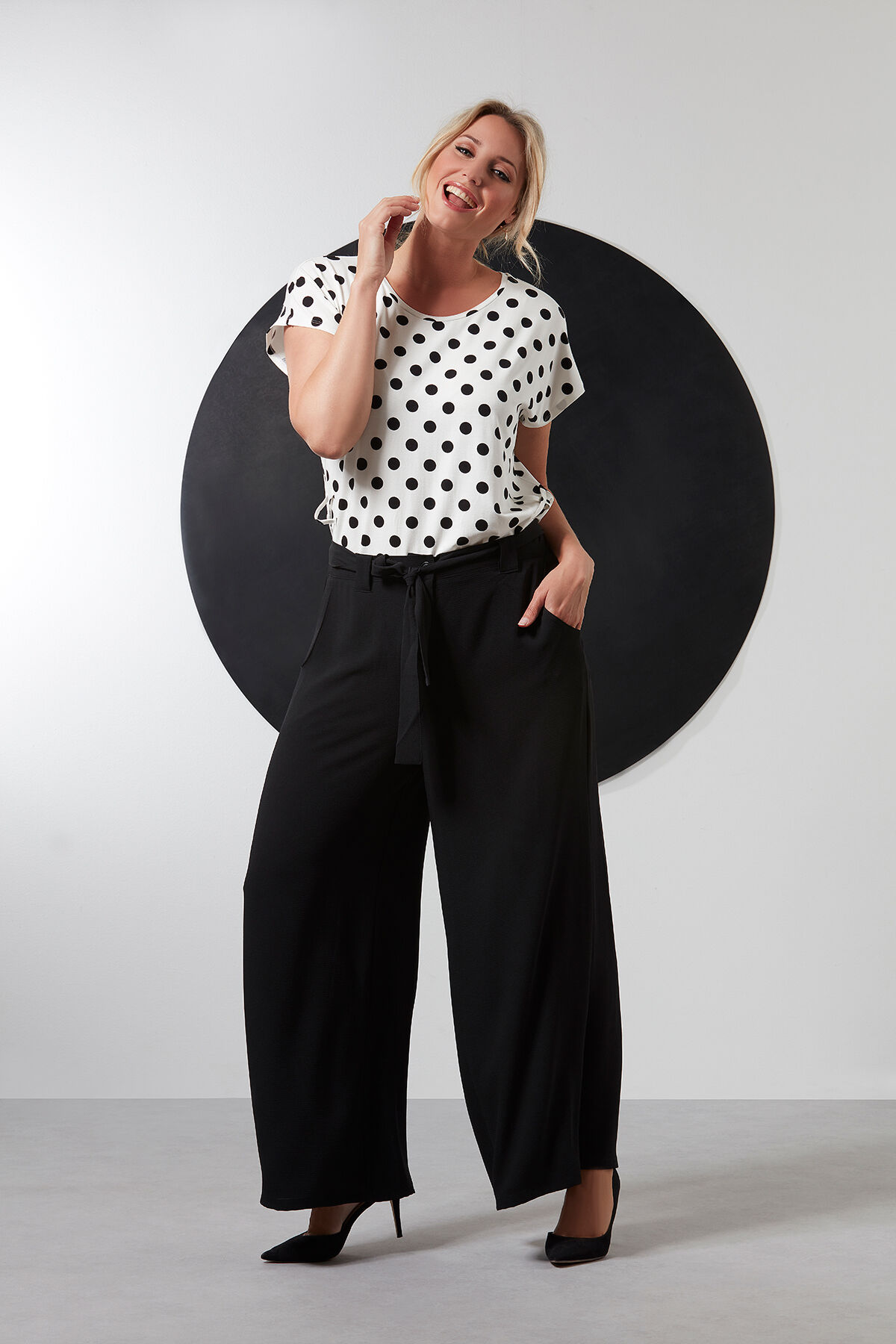 Wide-Leg Hose image number 4