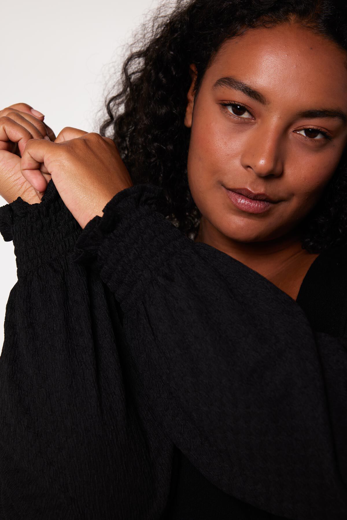 Feinstrickpullover mit strukturierten &Auml;rmeln image number 4