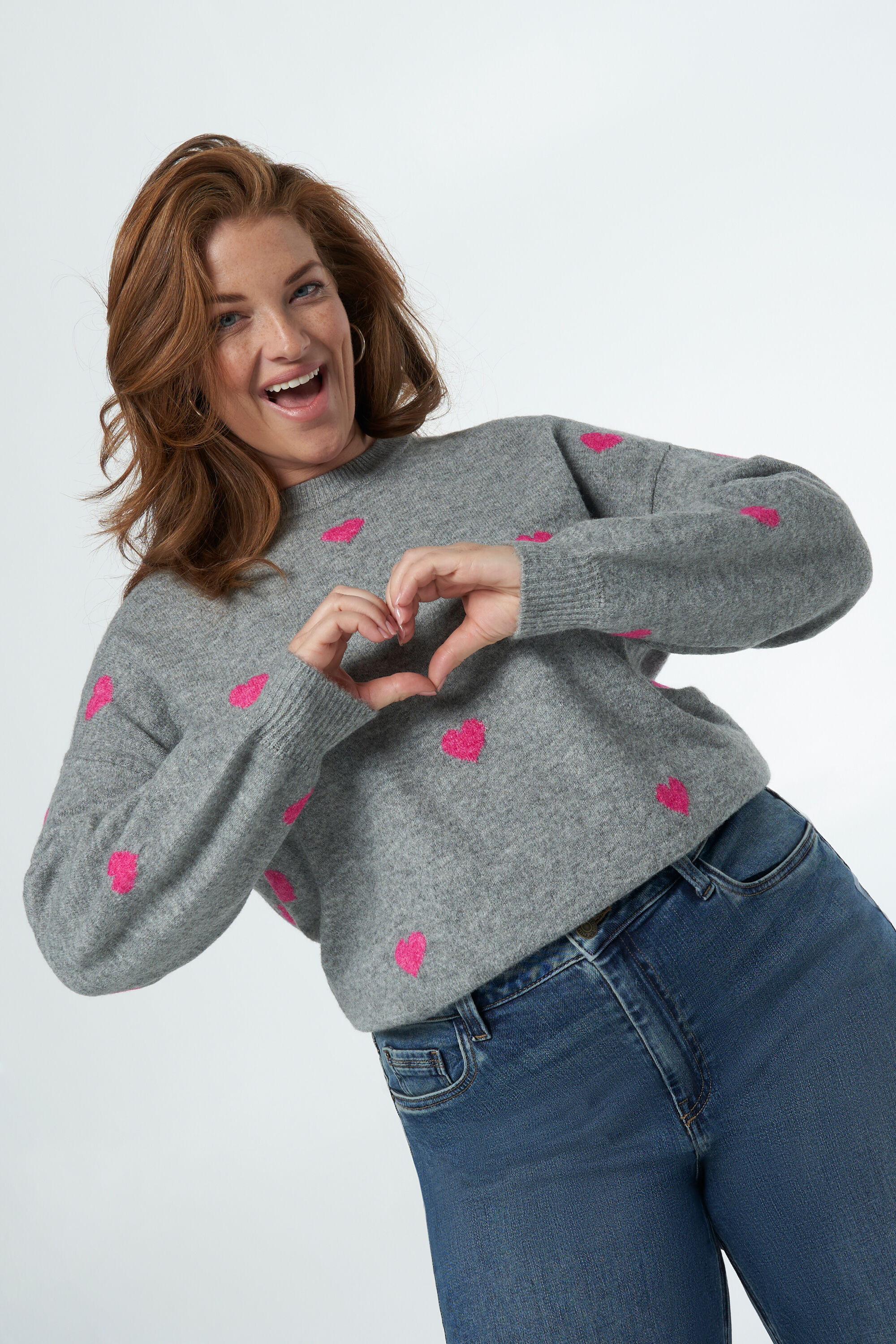 Pullover mit Herzmuster image number 6