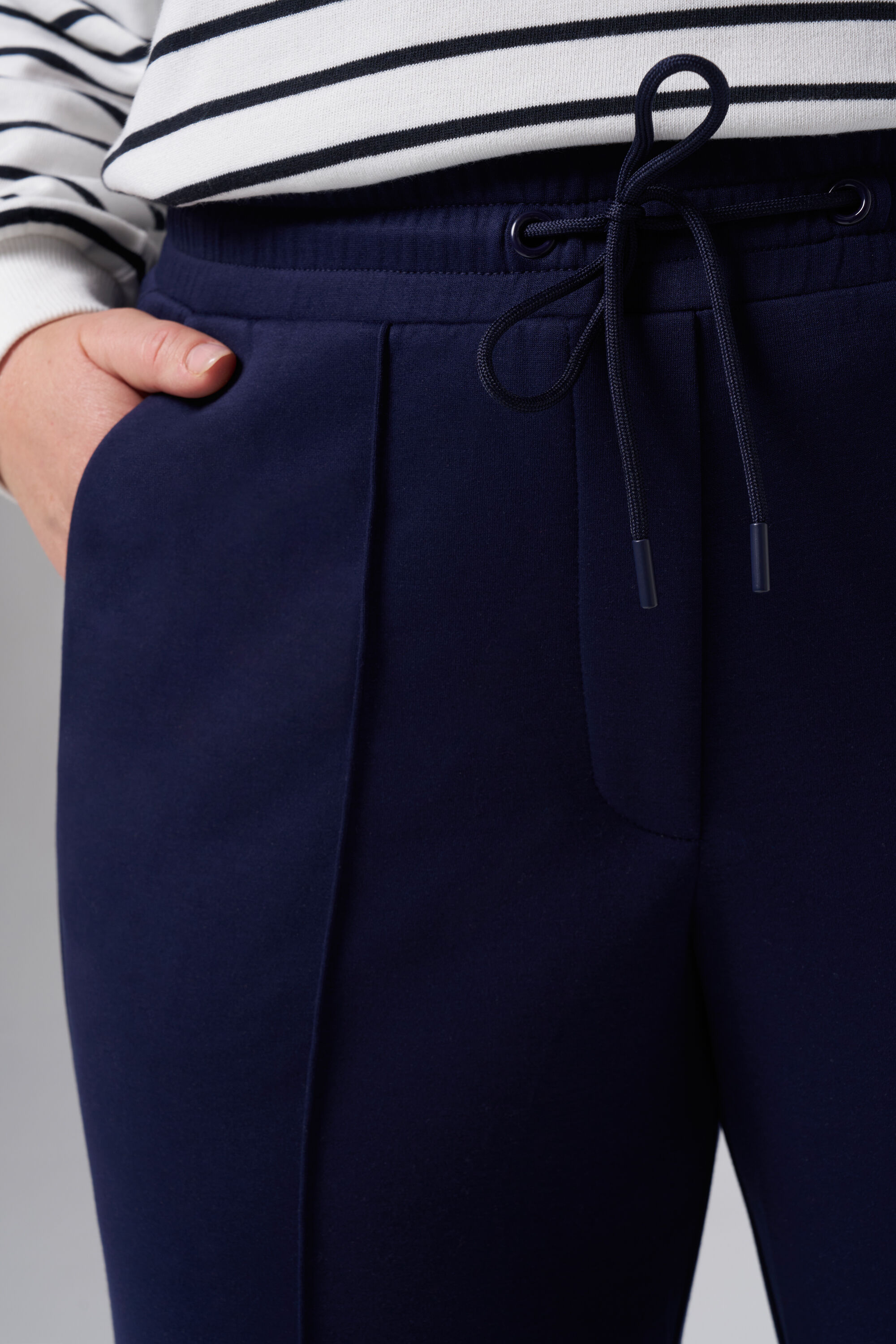 Jeans mit Ziernaht  image number 4