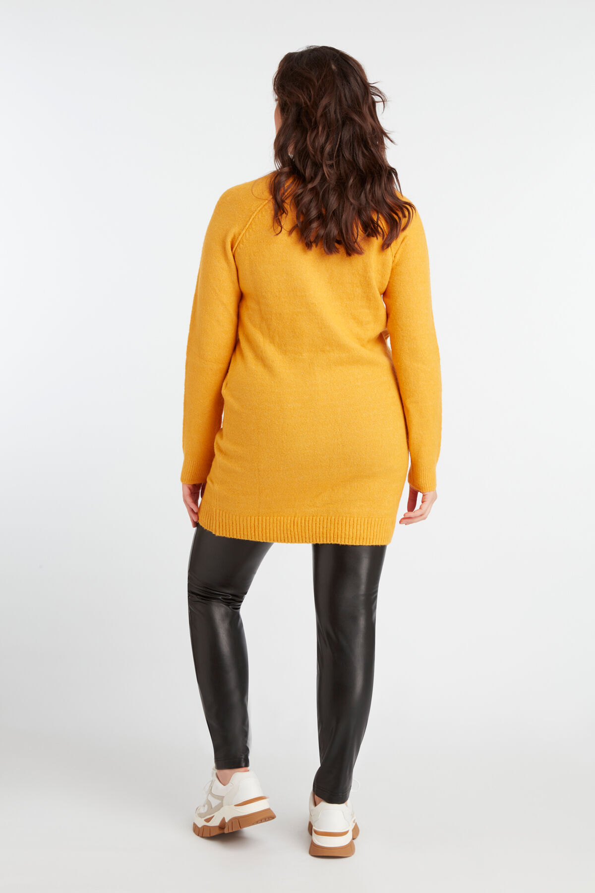 Sweater-Kleid mit V-Ausschnitt image number 4