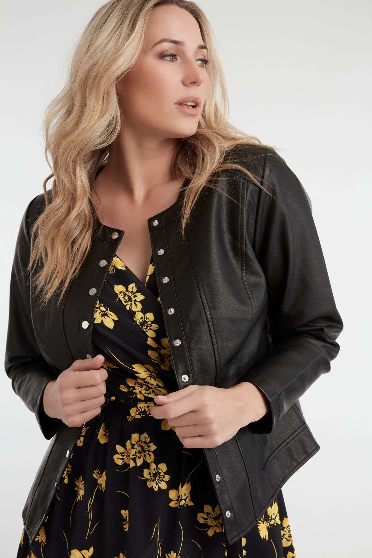 Kunstlederjacke mit Druckkn&ouml;pfen image number 4