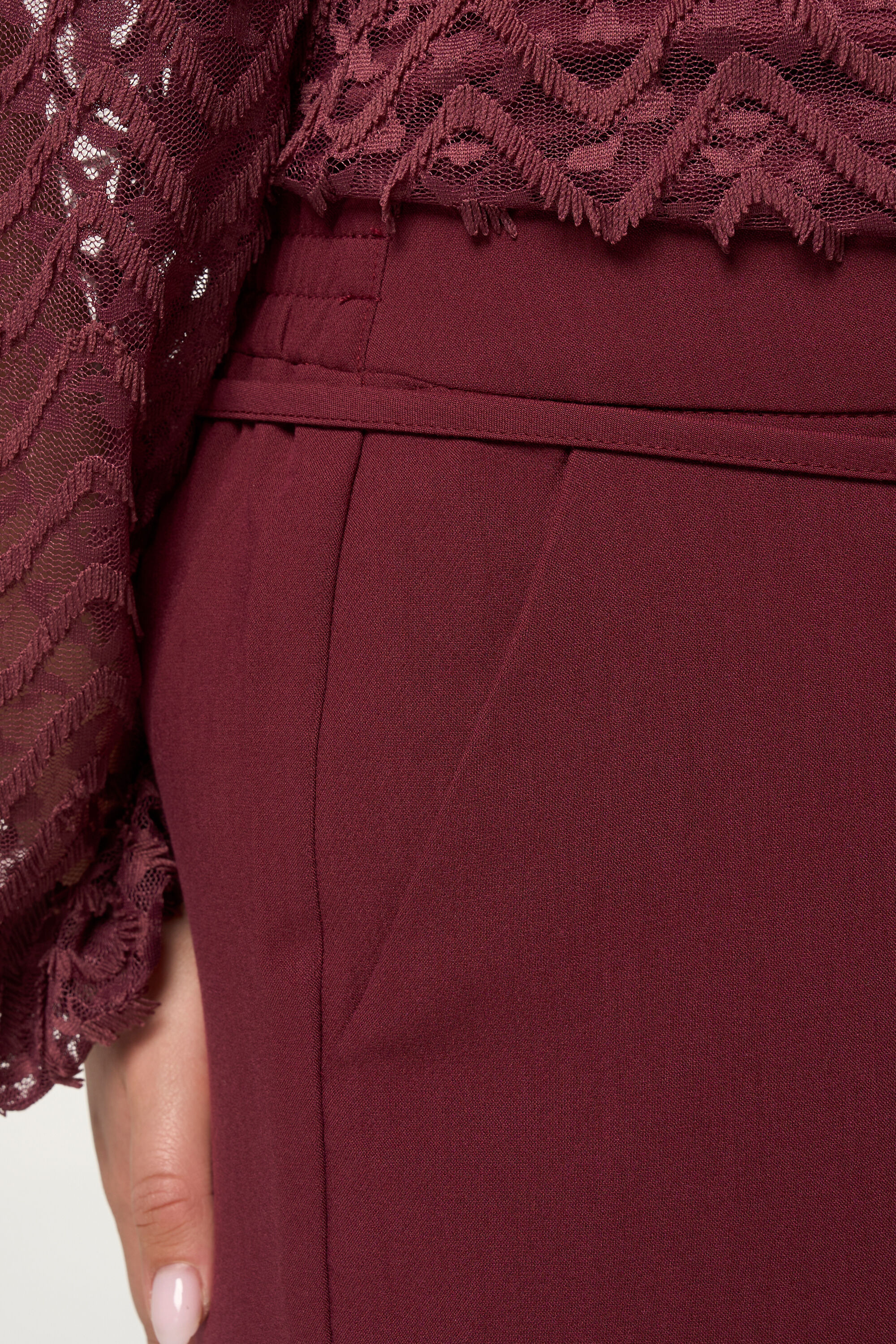 Hosen mit weit geschnittenem Bein image number 4