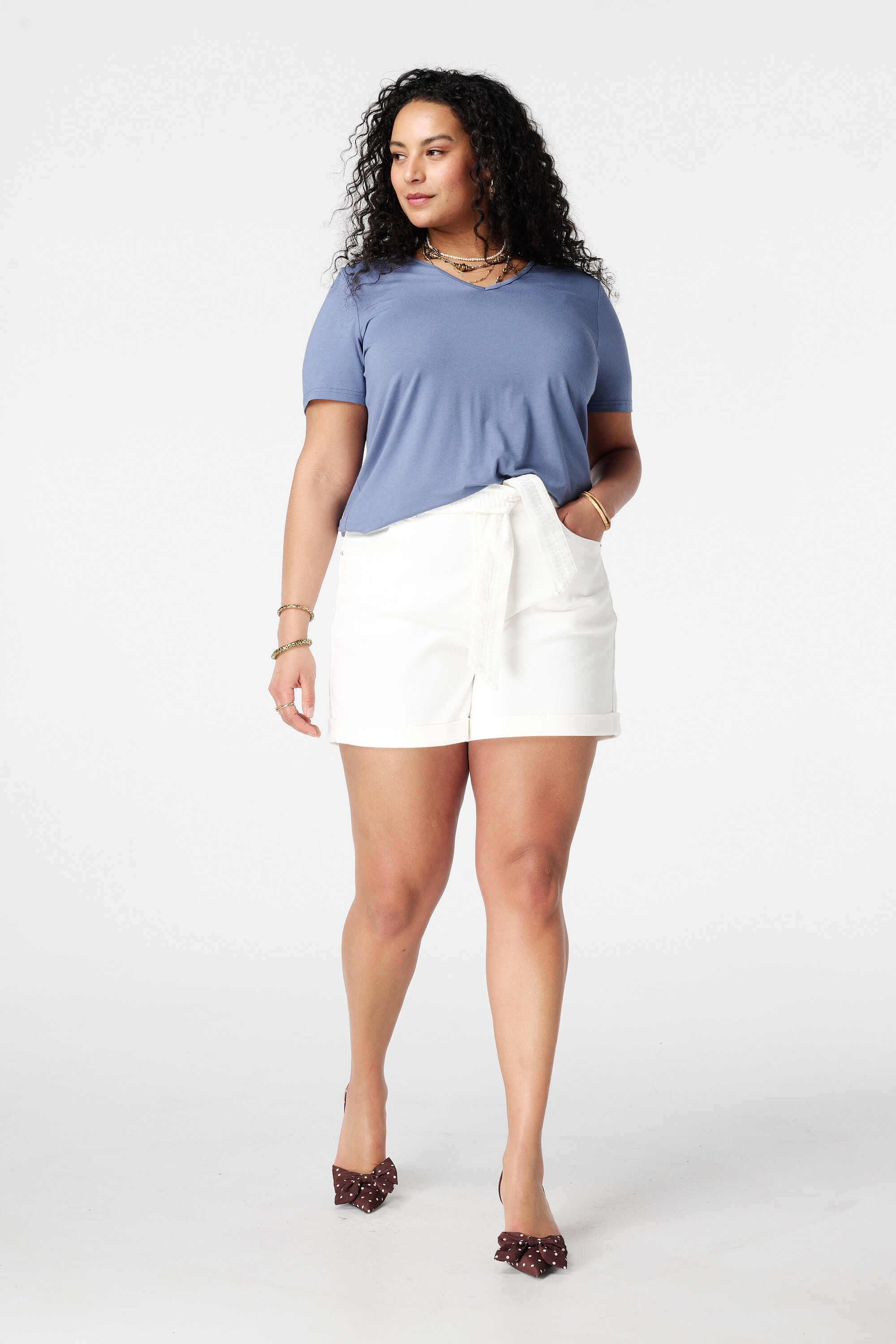 T-Shirt mit V-Ausschnitt image number 5