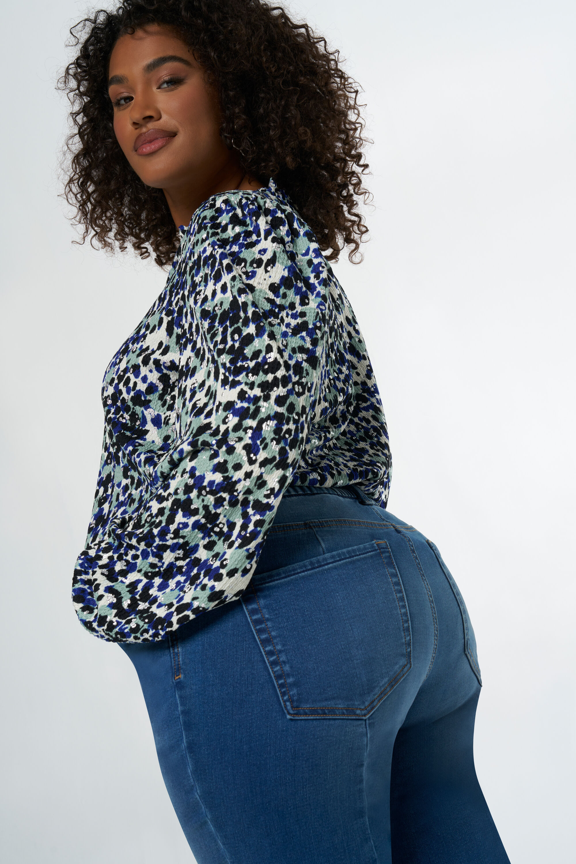 Jogginghose aus Denim image number 4