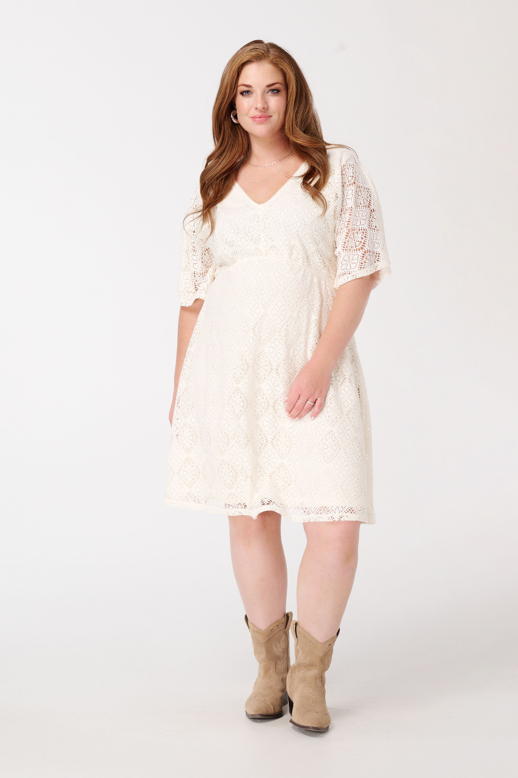 Kleid mit Stickerei-Look image number 5