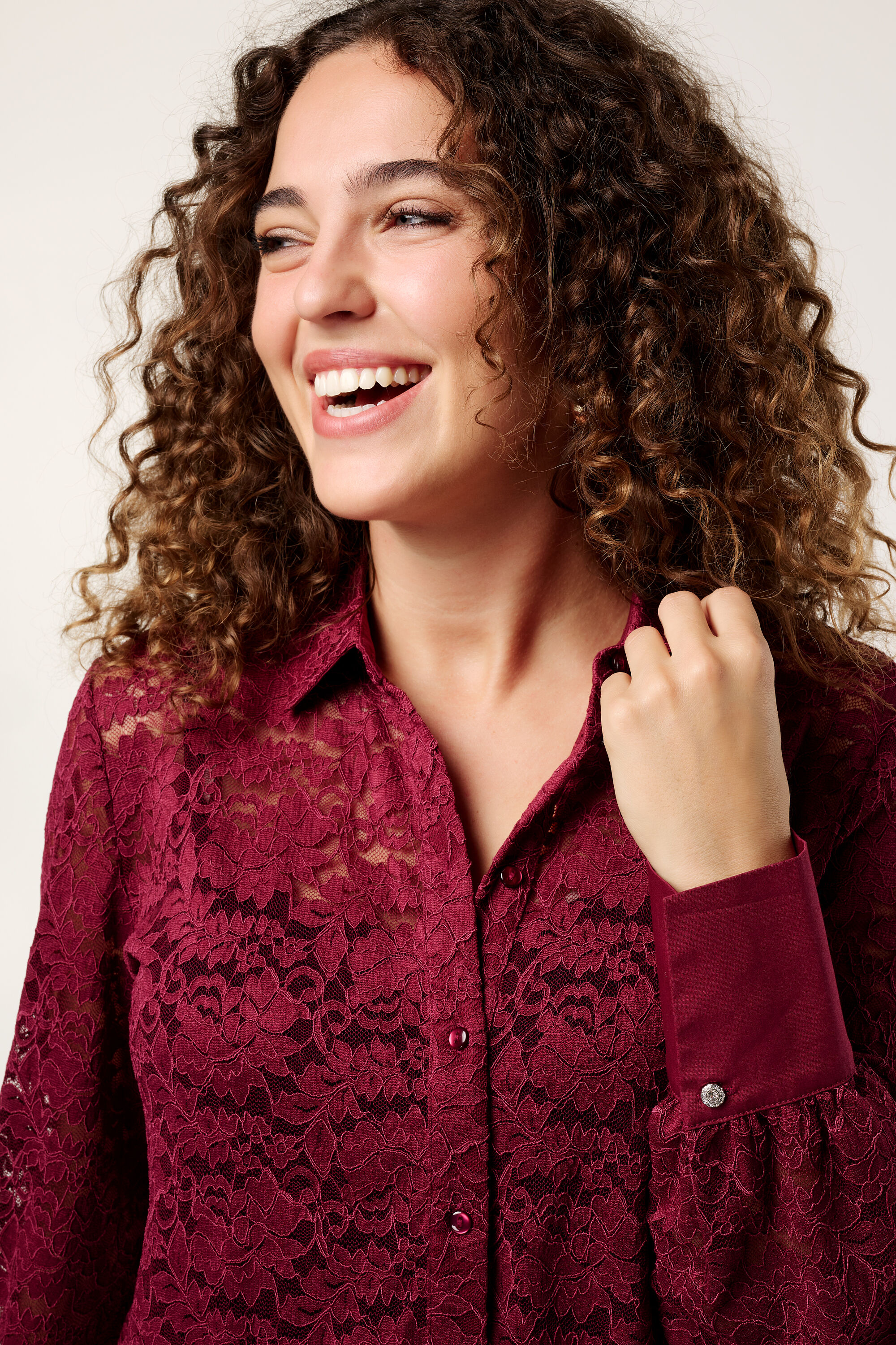 Spitzenbluse image number 4