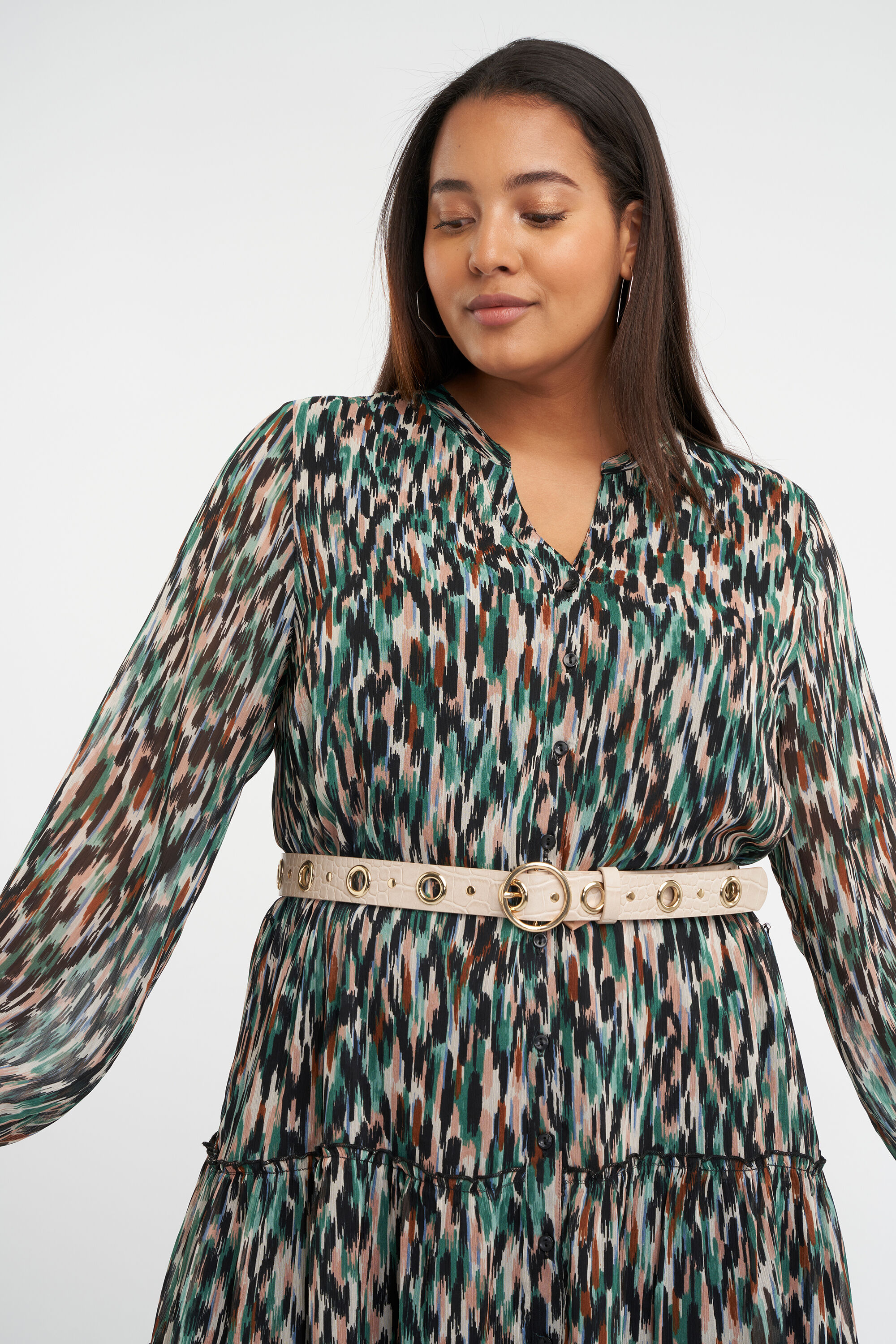 G&uuml;rtel mit Lochmuster image number 2