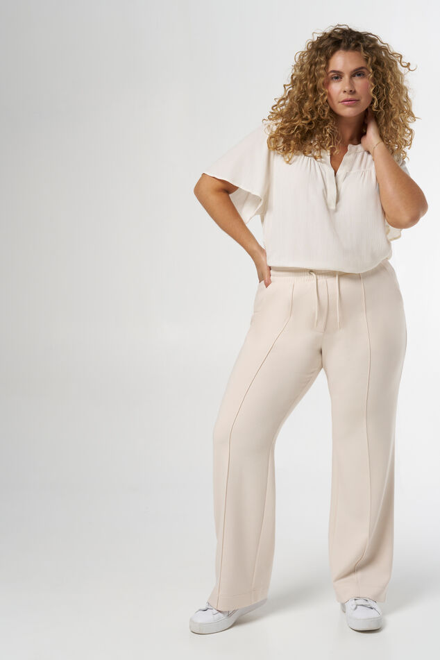 Jeans mit Ziernaht  image number 0