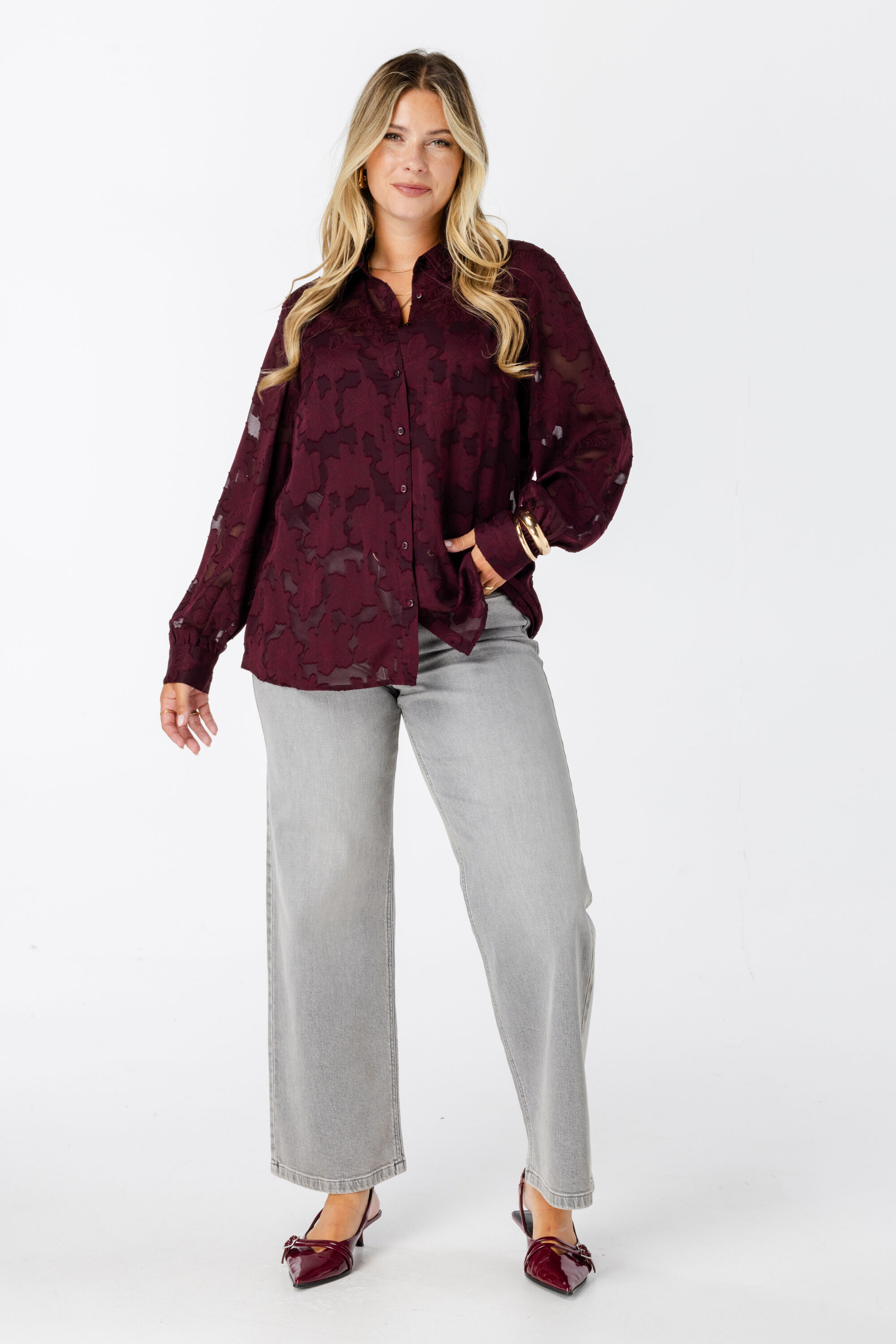 Transparente Bluse mit Blumenstruktur image number 6