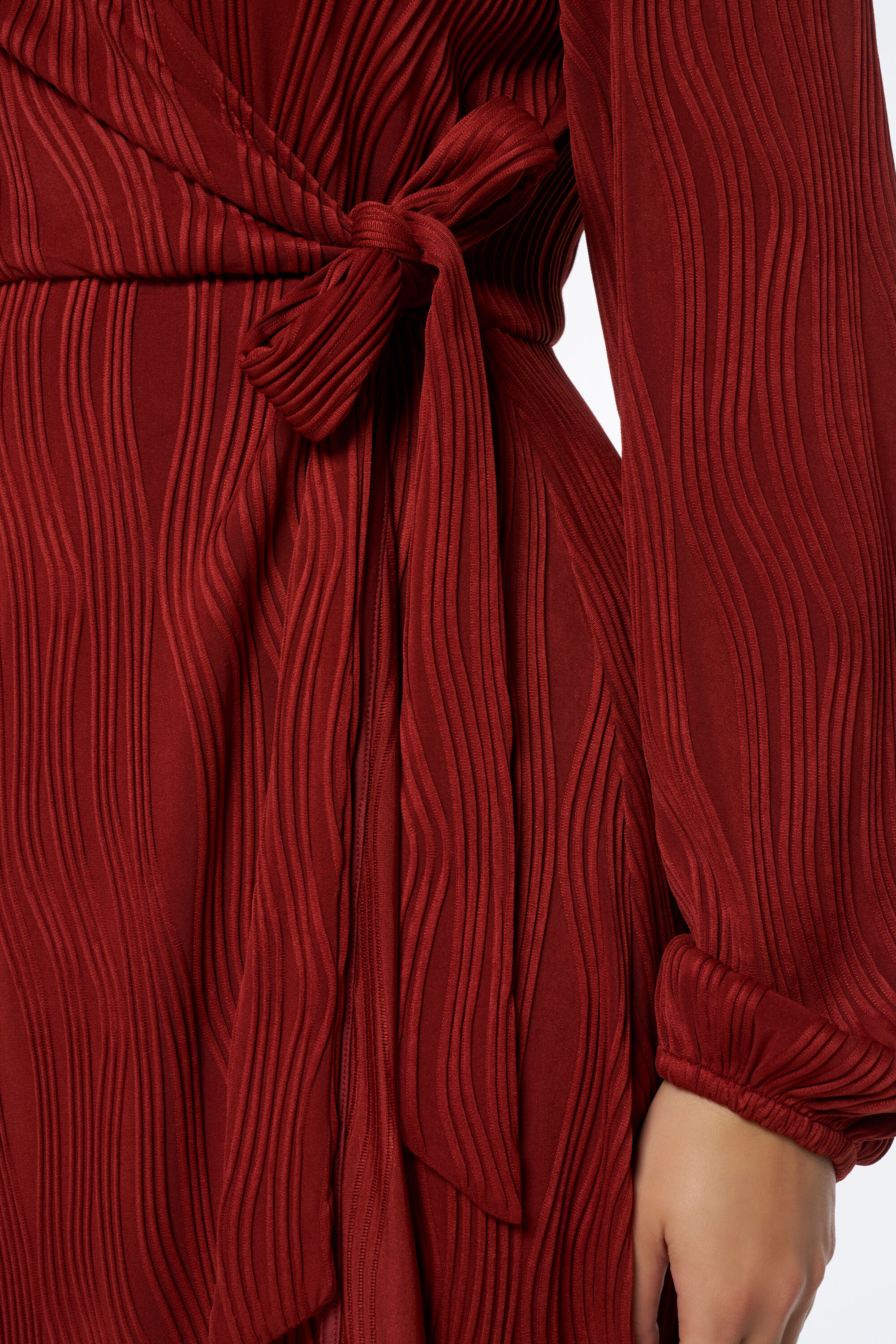 Texturiertes Wickelkleid image number 4