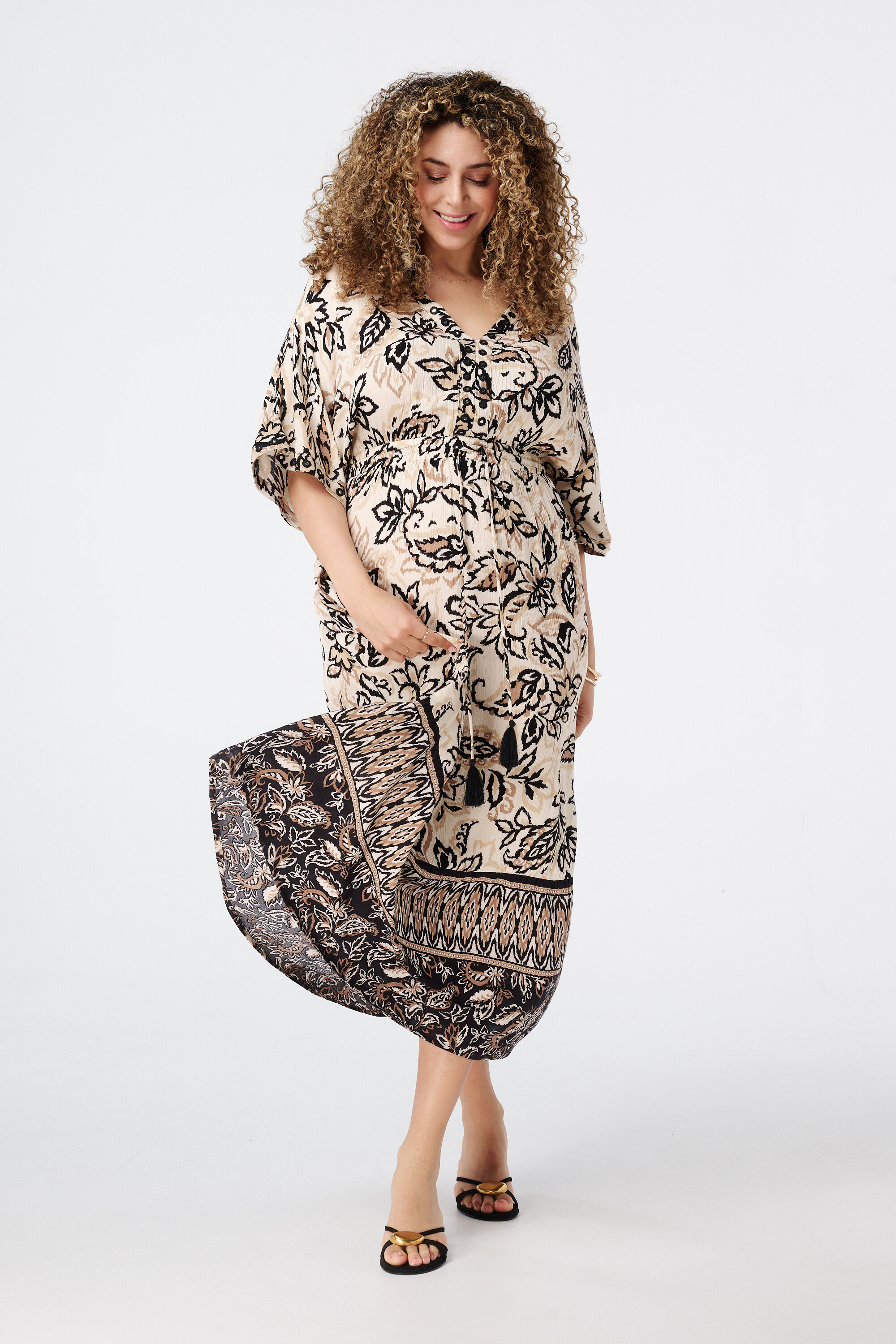 Maxikleid mit Spiegelverzierungen  image number 5