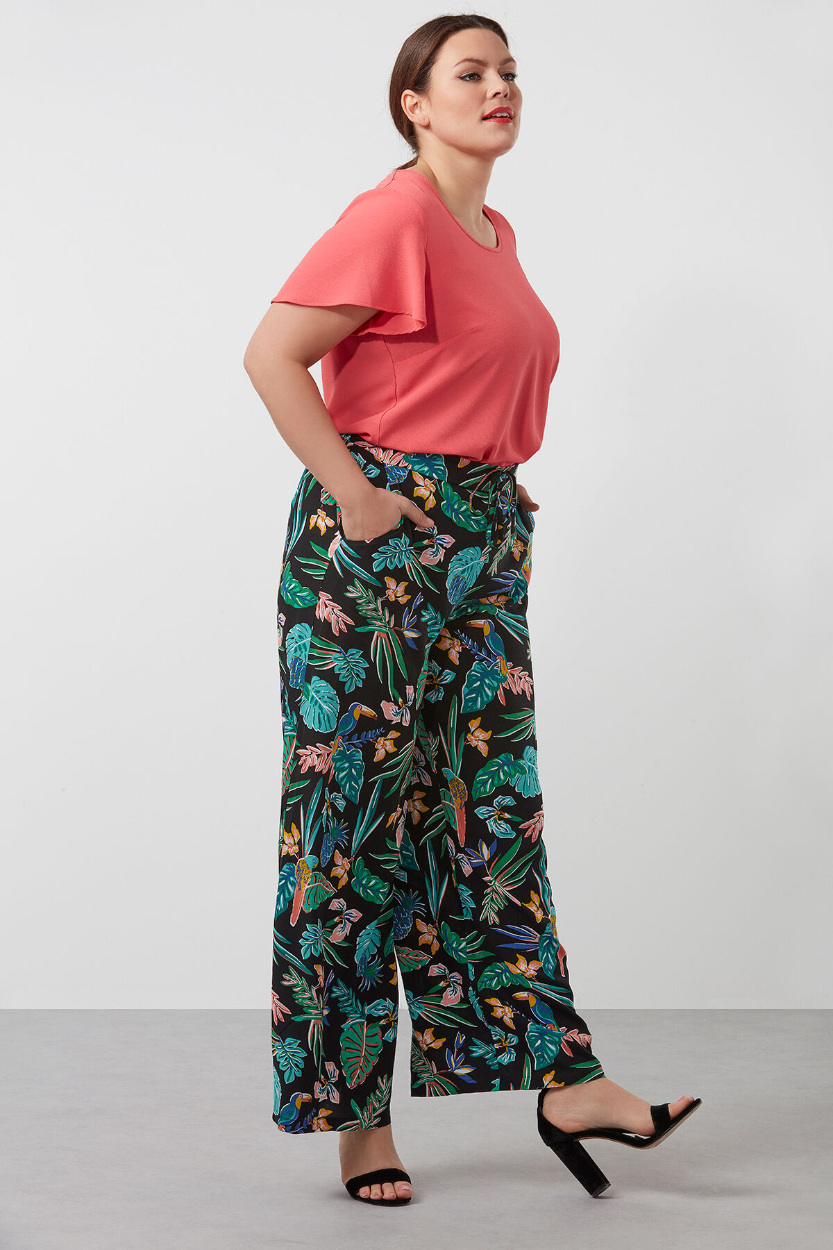 Bluse mit Schmetterling-&Auml;rmeln image number 3