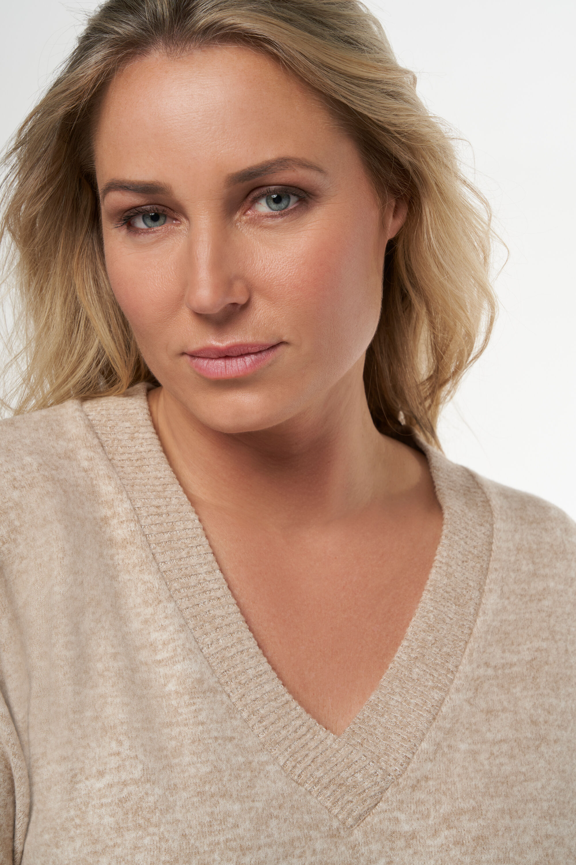 Weit geschnittenes Kleid aus weichem Stoff image number 2