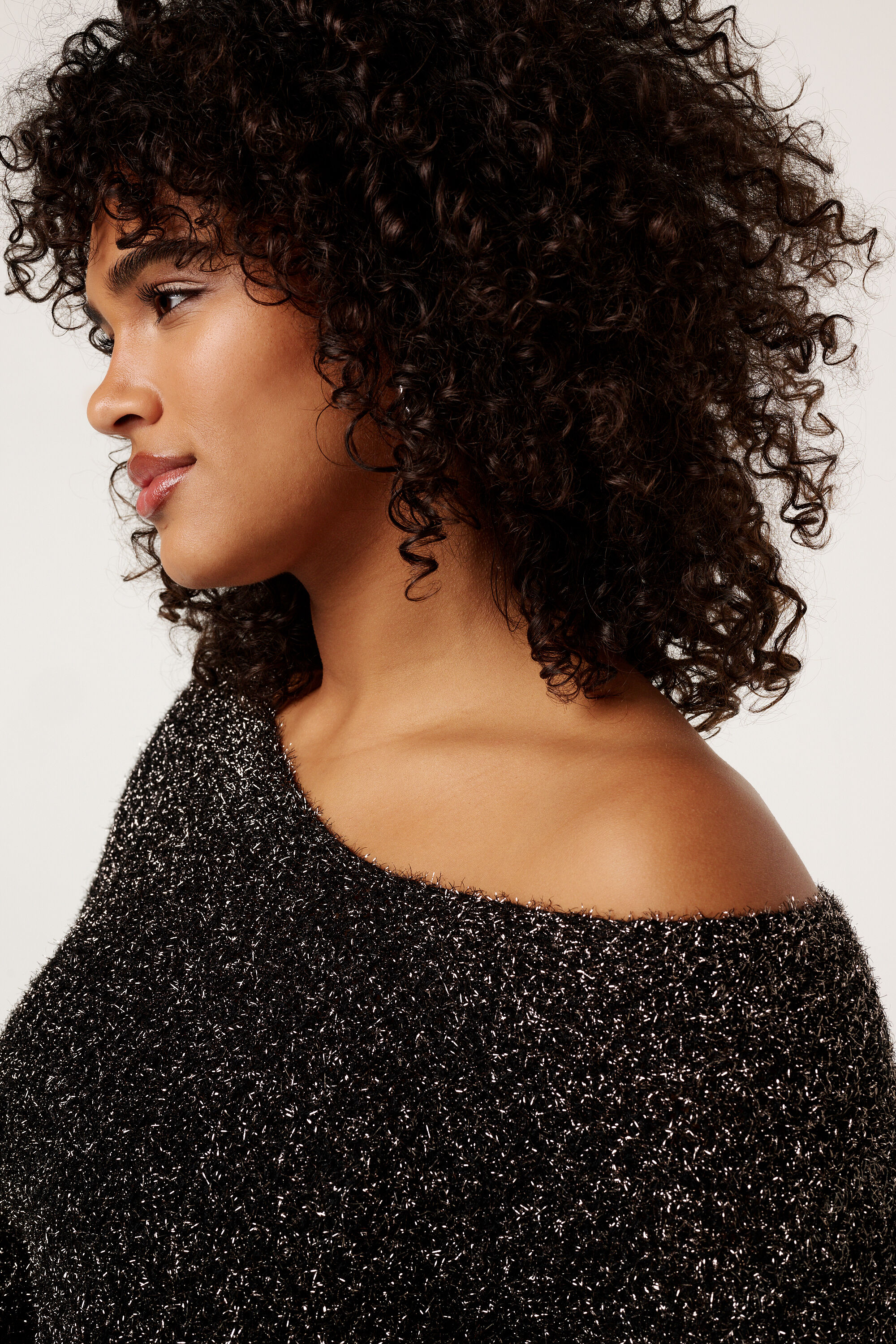 Flauschiger Pullover mit Lurex image number 4