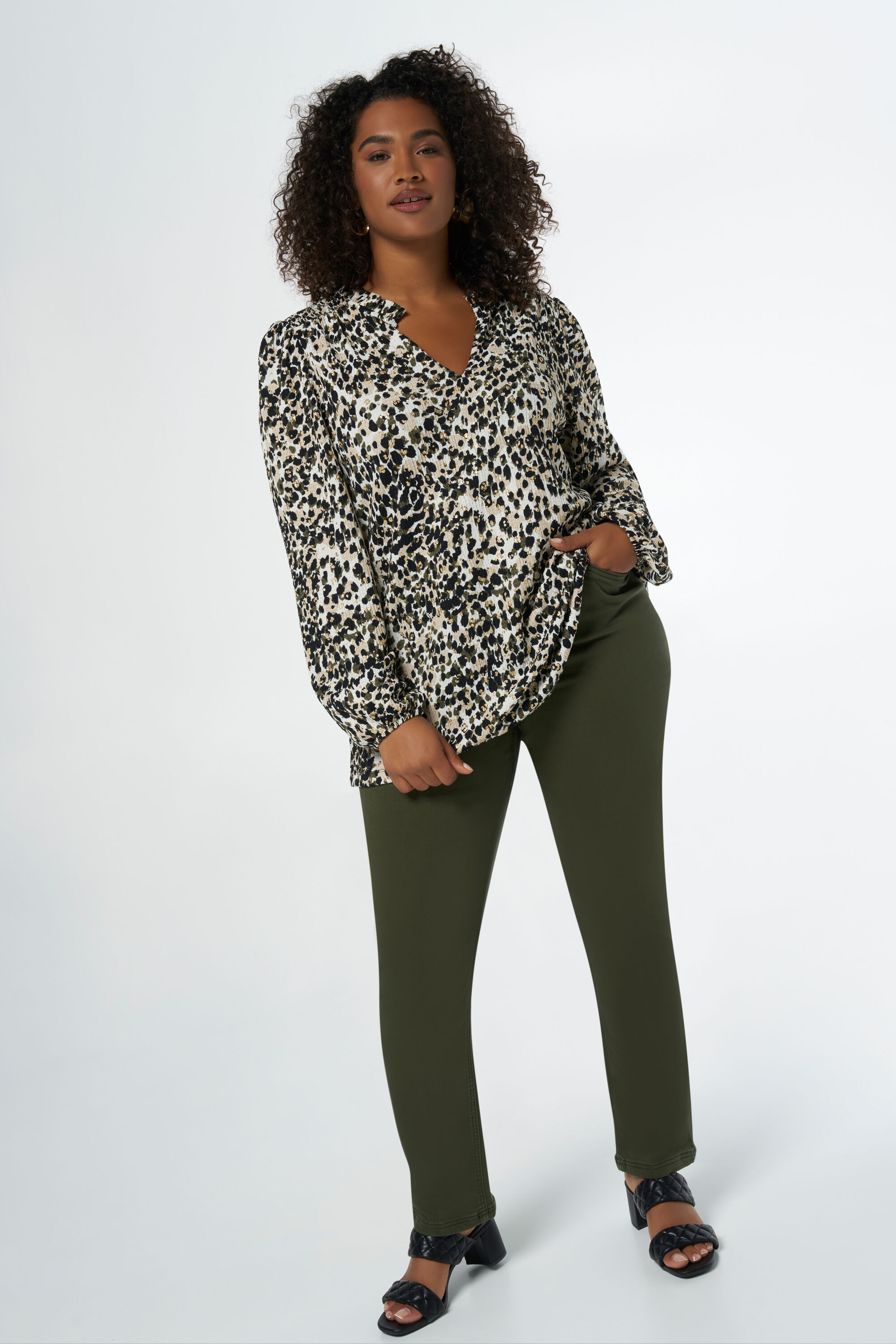 Bluse mit Animal-Print image number 5