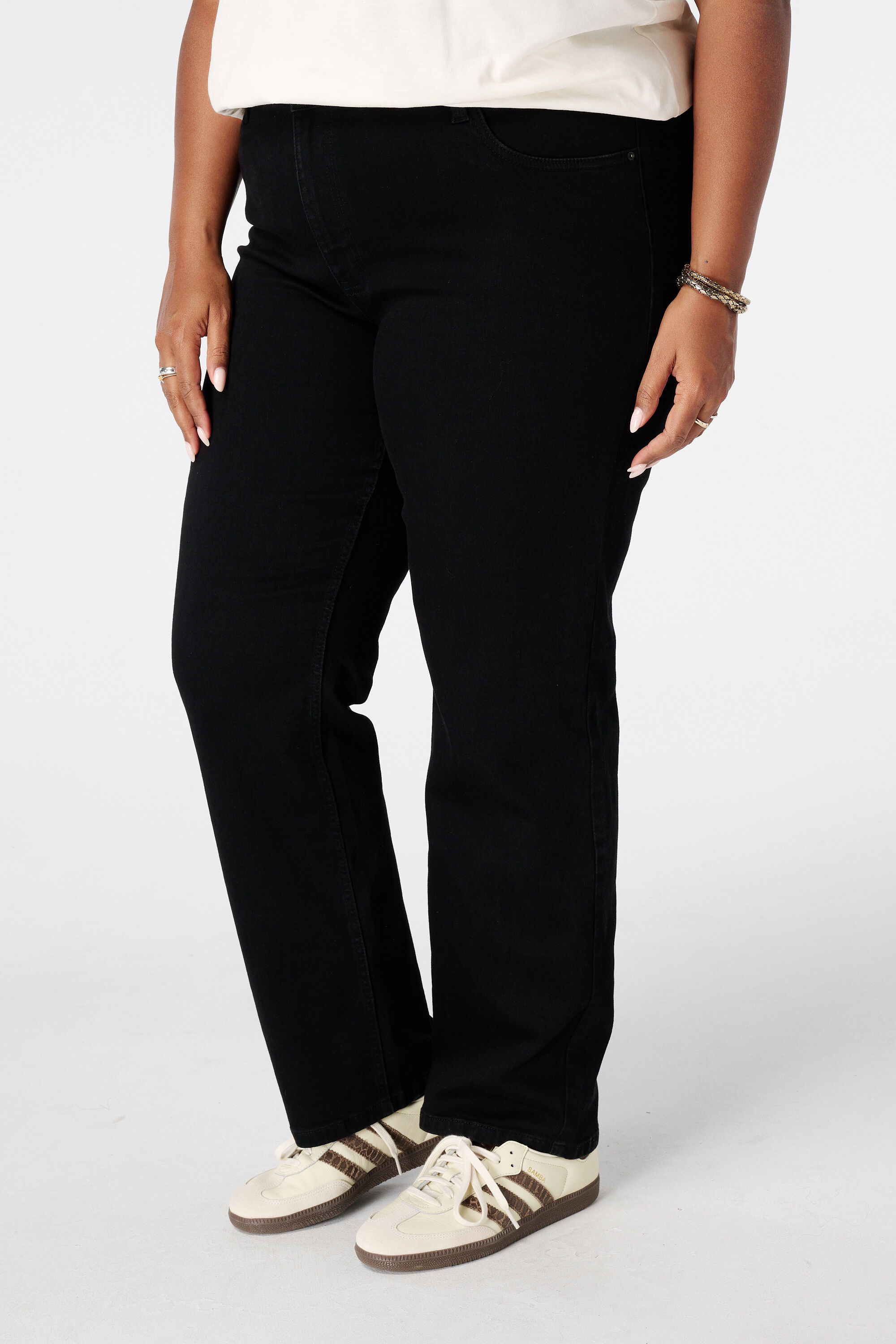 Straight Leg Jeans LILY image number 5