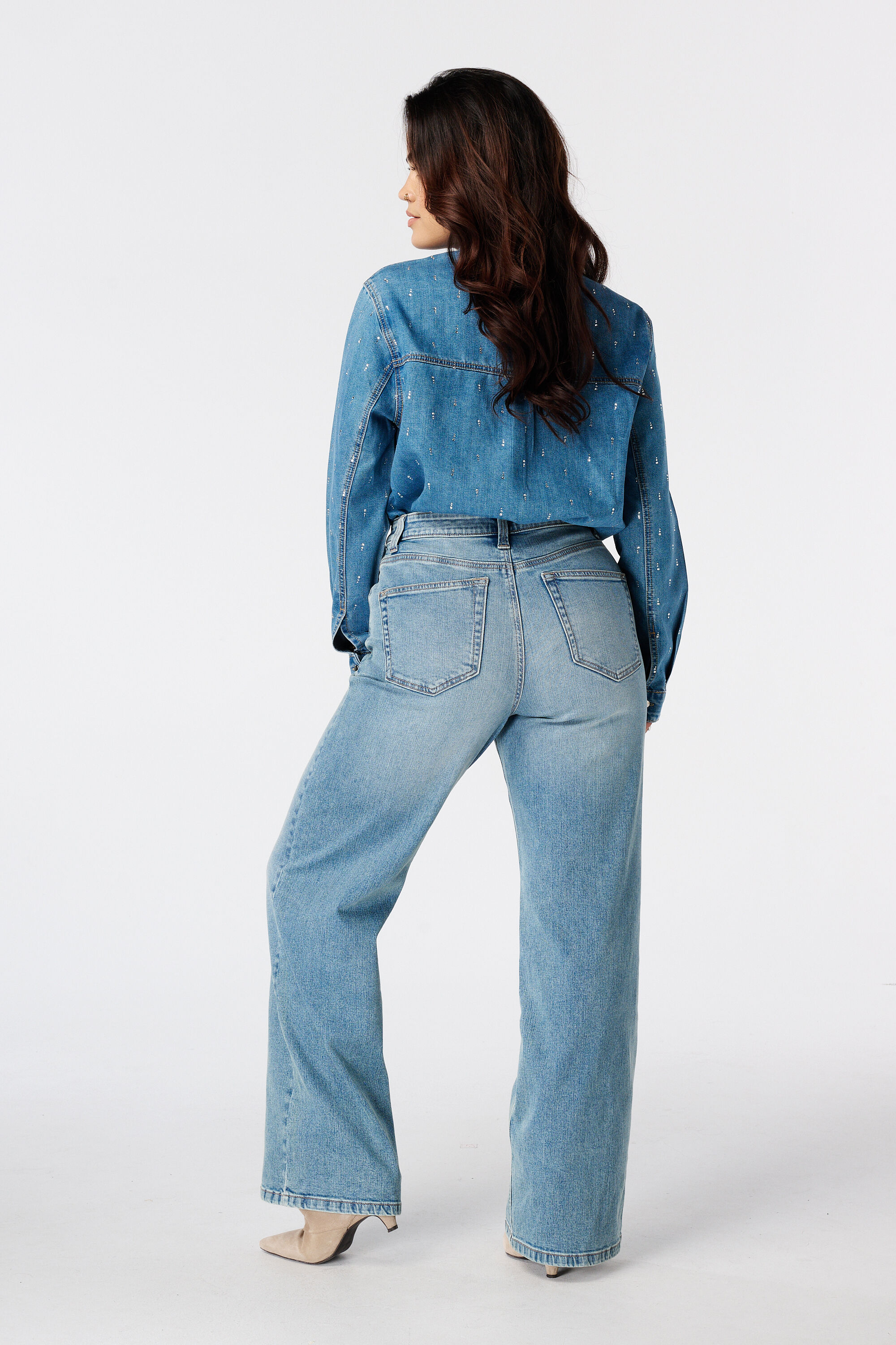 Straight Leg Jeans mit Nieten image number 3