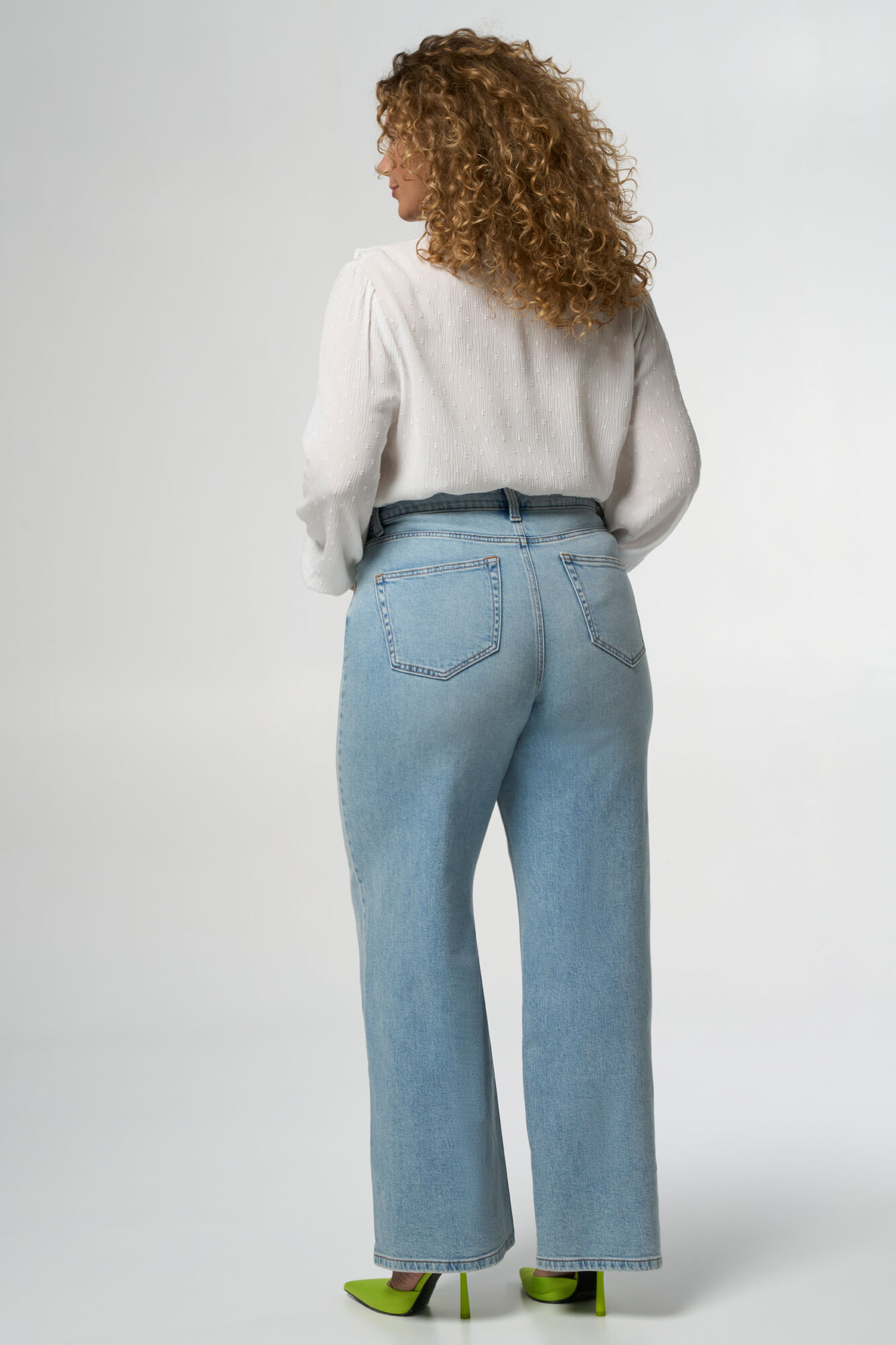Jeans mit weitem Bein IVY image number 3