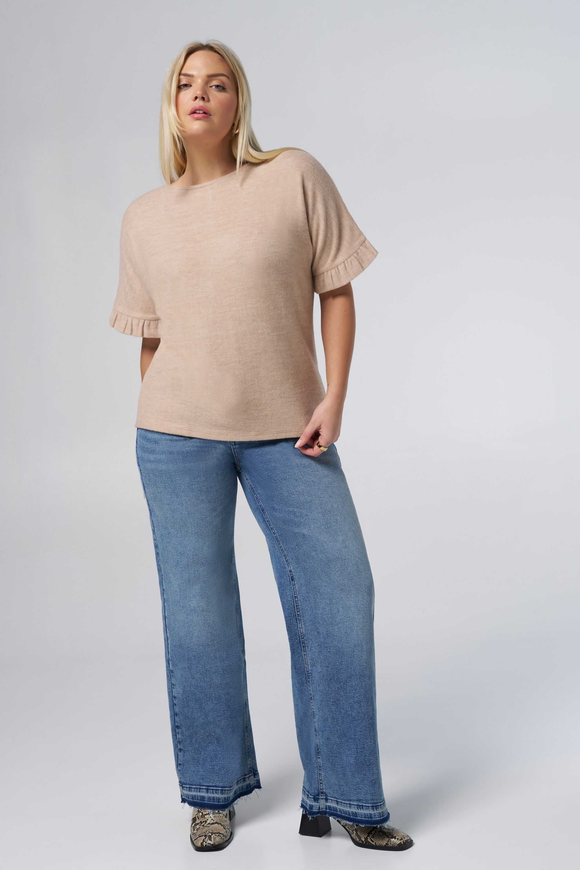 Top mit Volant&auml;rmeln image number 5