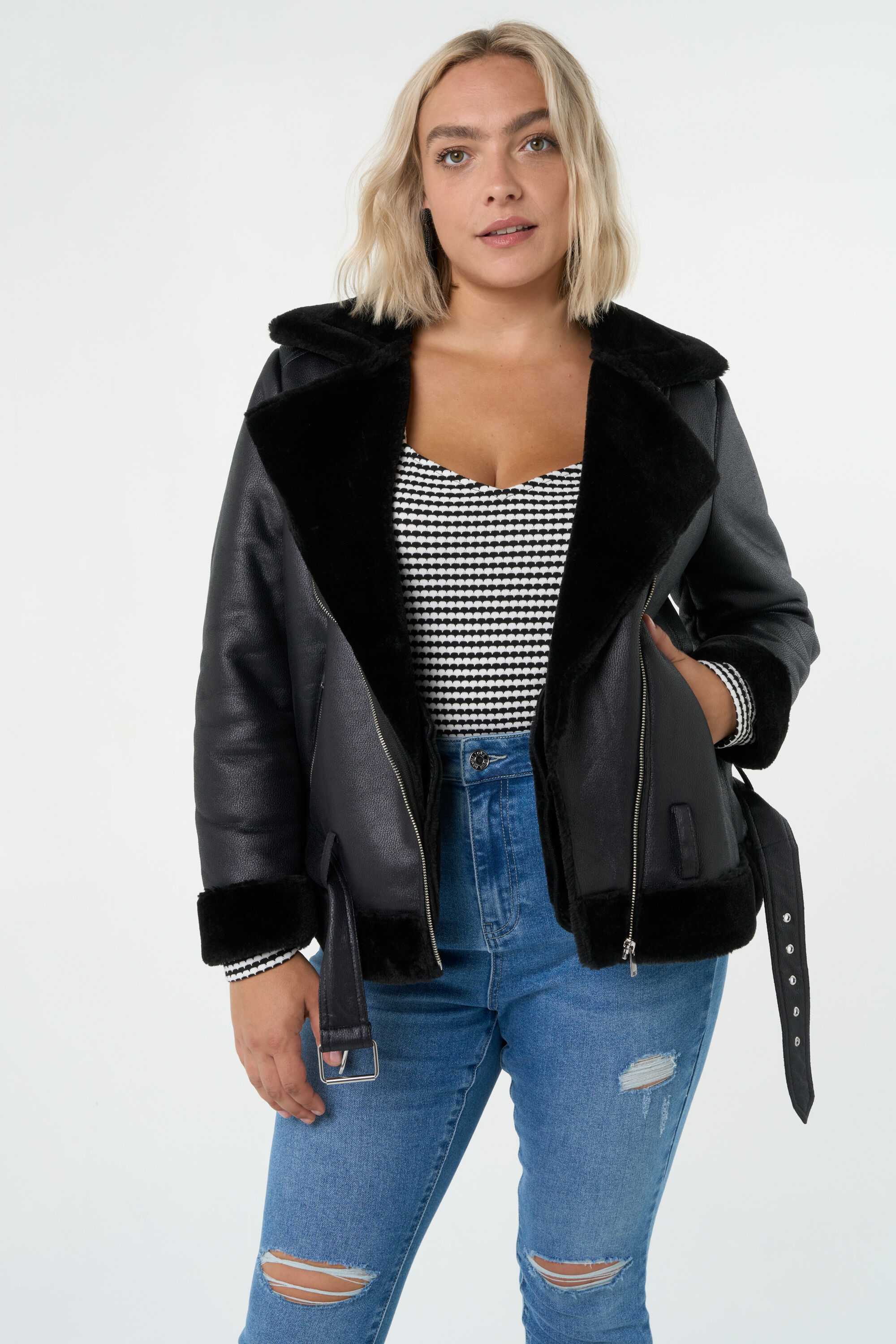 Bikerjacke mit veganem Fell  image number 4