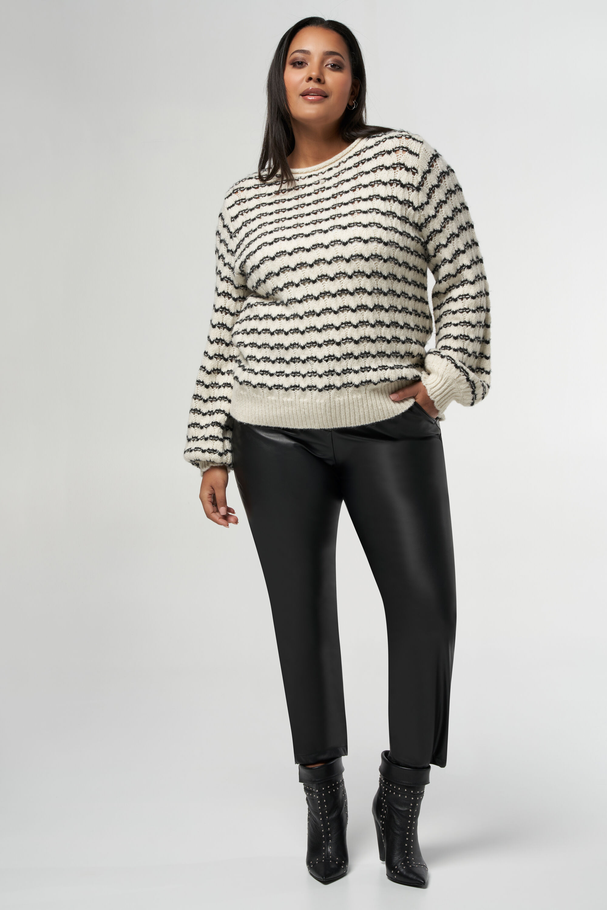 Gestreifter Strick-Pullover image number 5