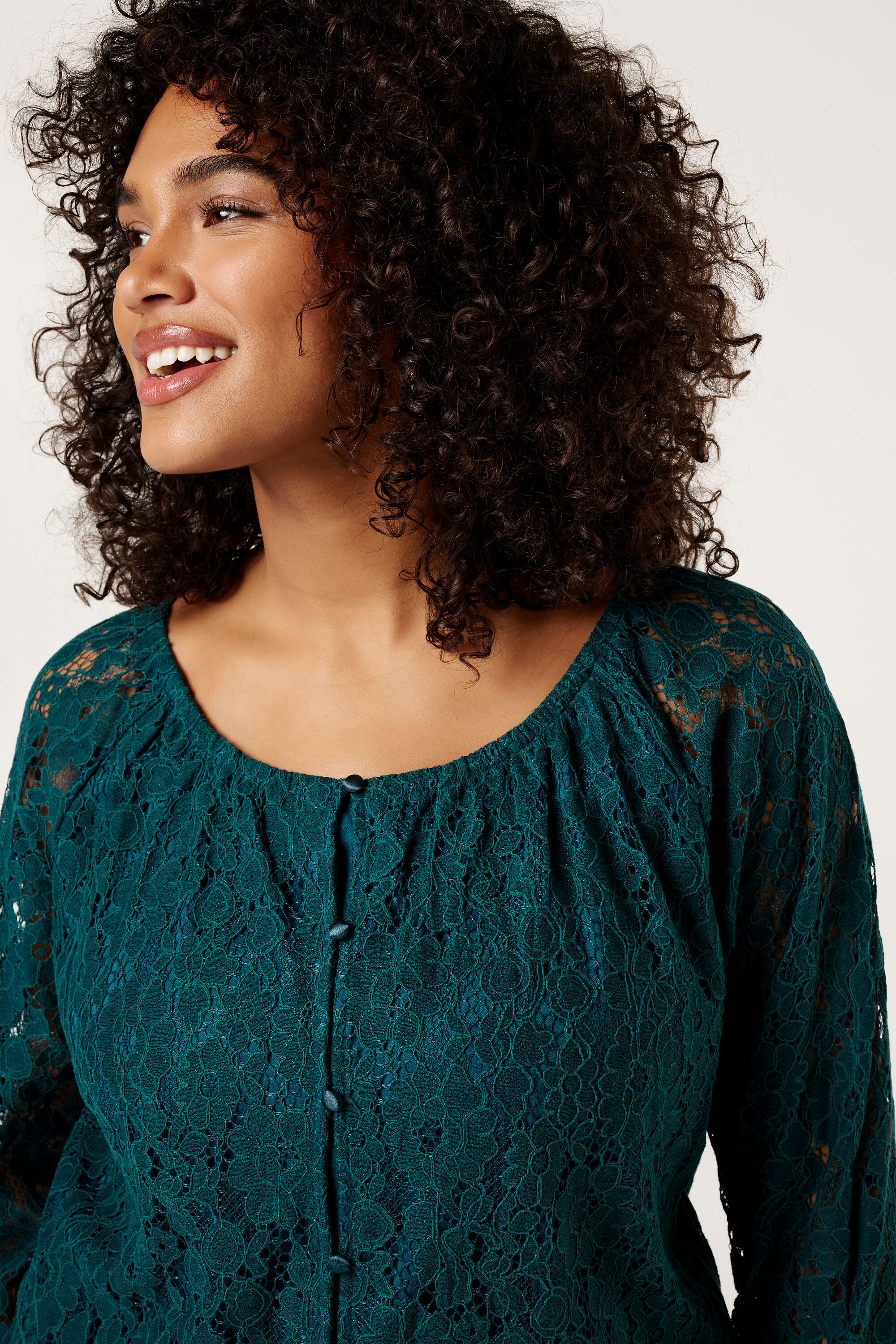 Spitzentop mit Kn&ouml;pfen  image number 4