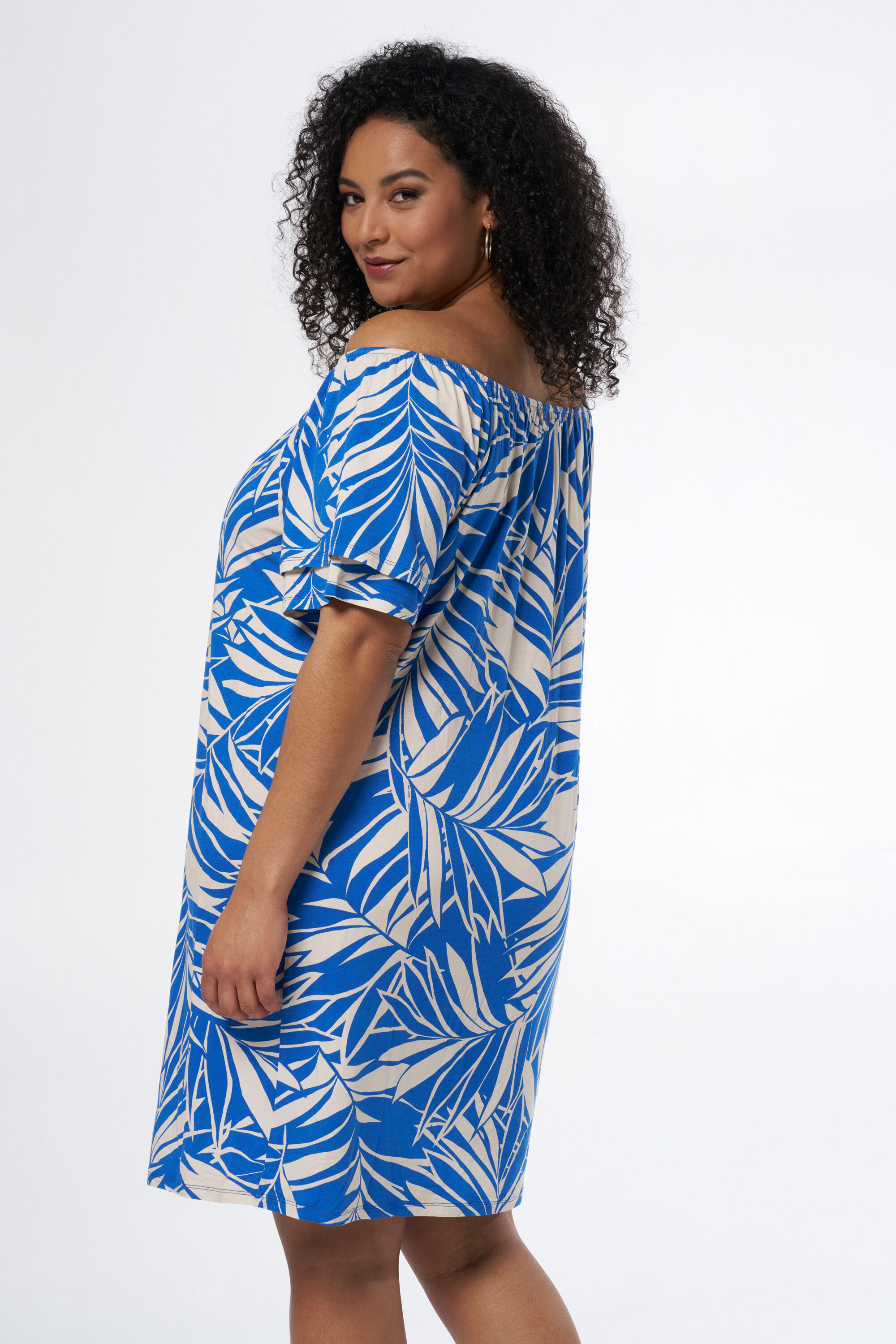 Schulterfreies Kleid image number 3