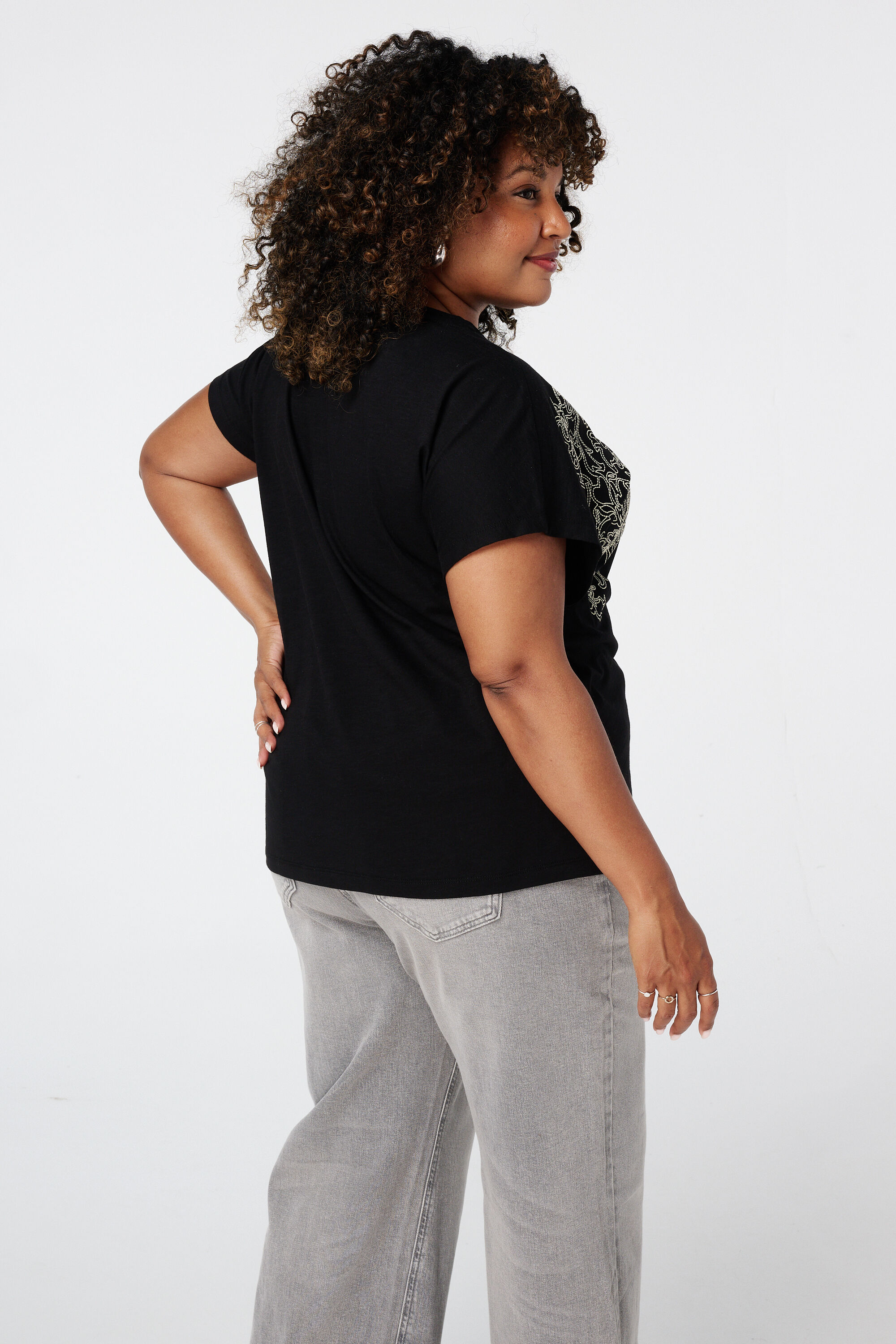 T-Shirt mit Verzierungen image number 3