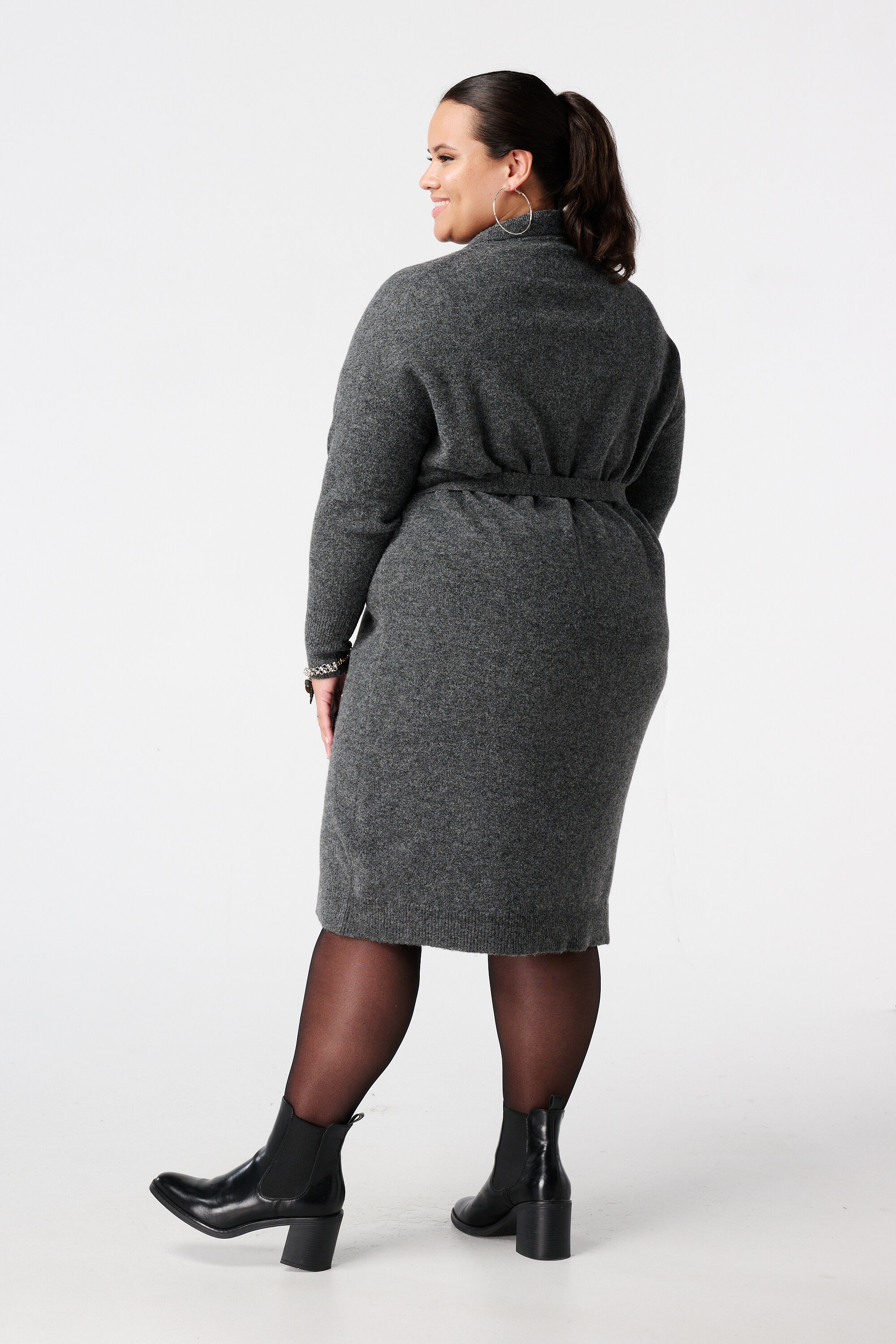 Gestricktes Polokleid mit G&uuml;rtel image number 3