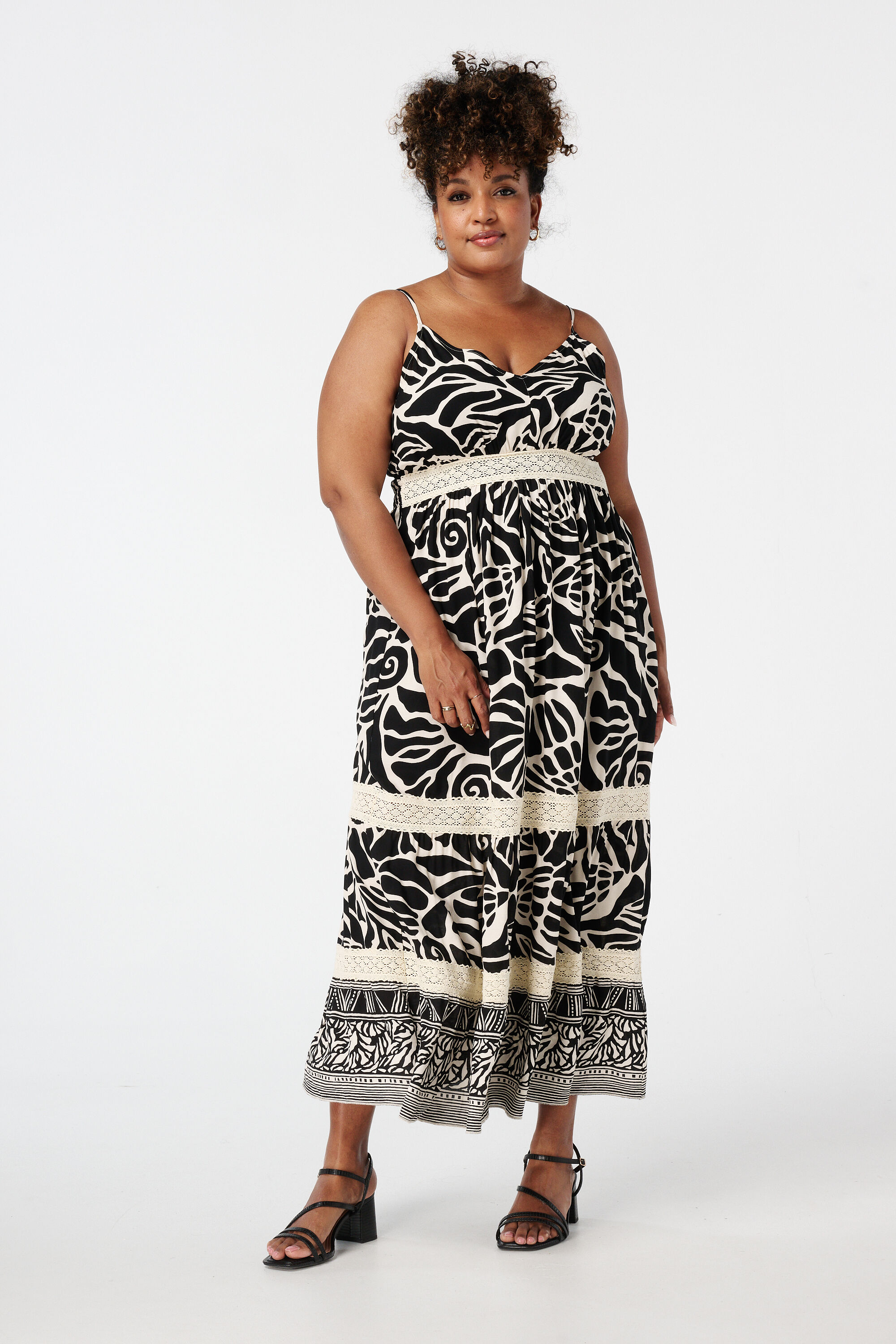 Maxikleid mit Print und Spitzenverzierungen image number 5