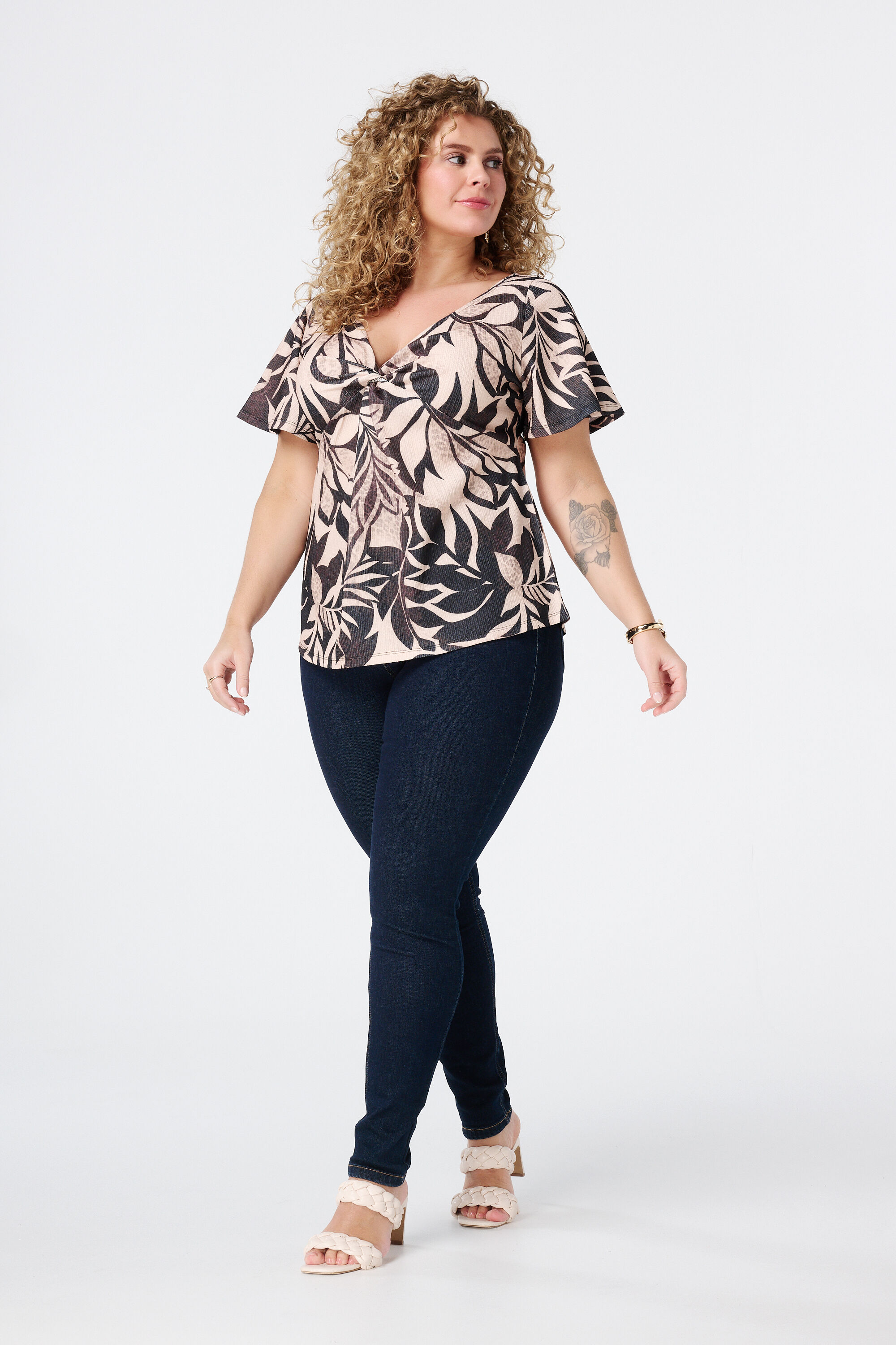 Strukturiertes Oberteil mit kurzen &Auml;rmeln image number 5