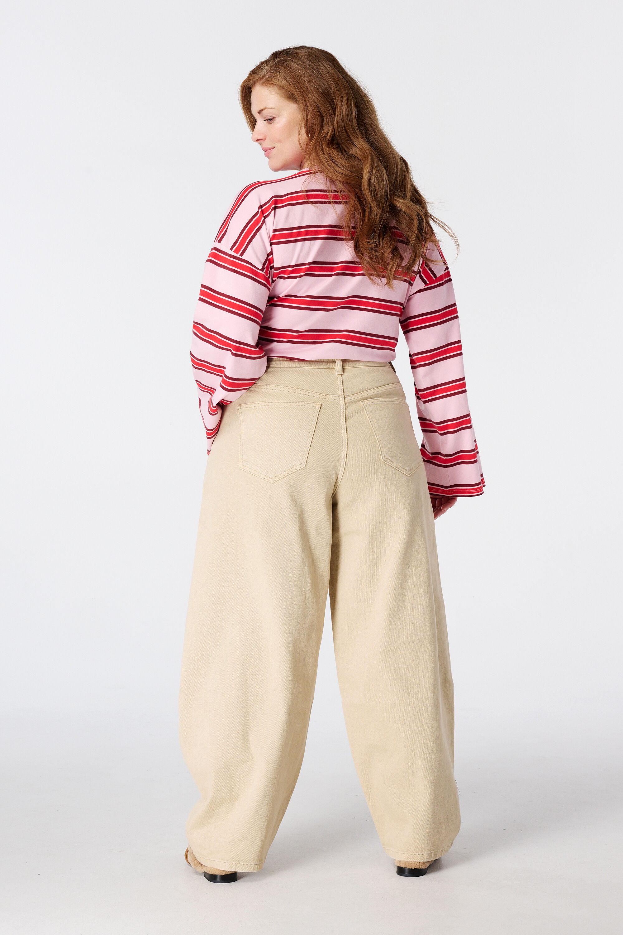 Barrel Jeans image number 3